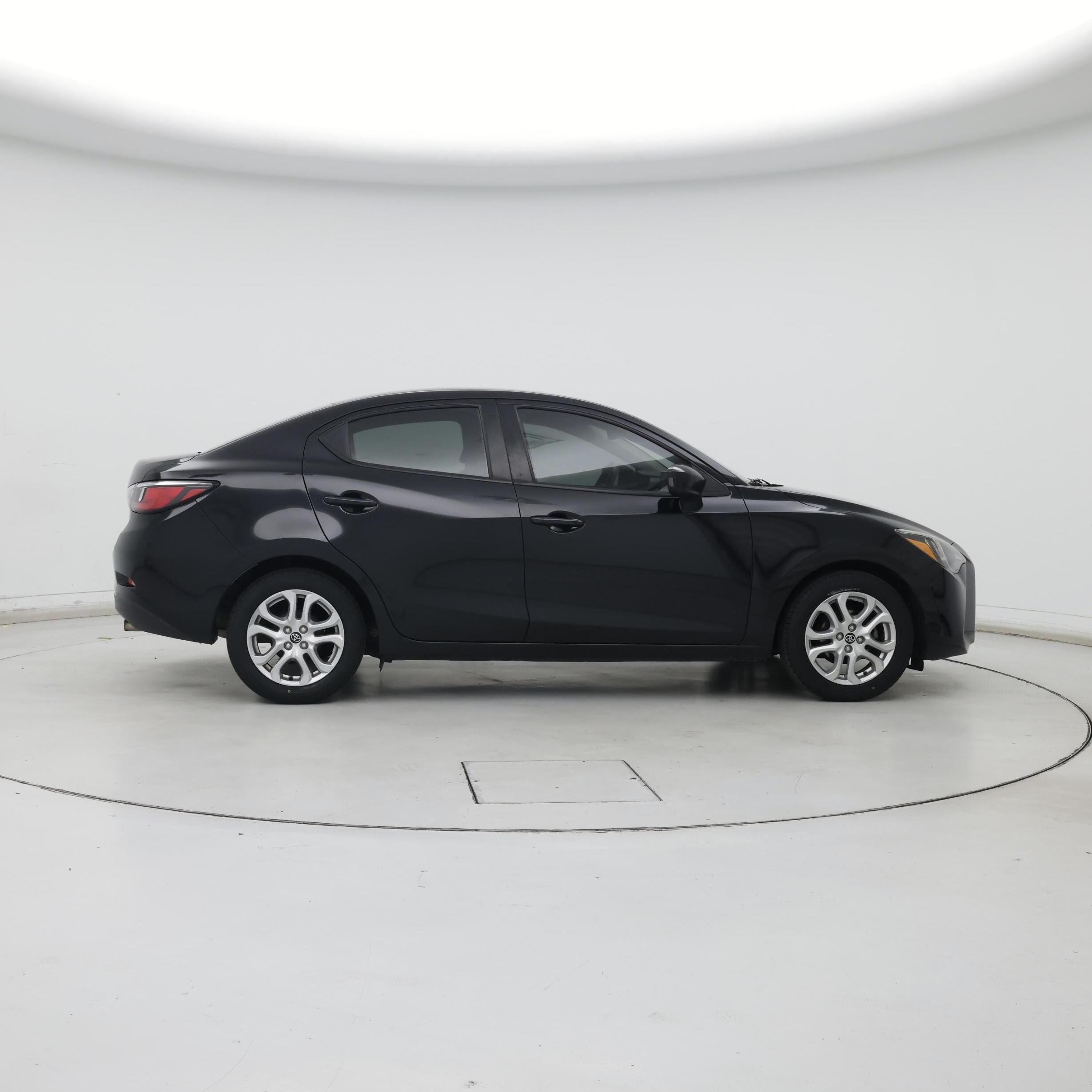 Thumbnail: 2017 Toyota Yaris iA - 7