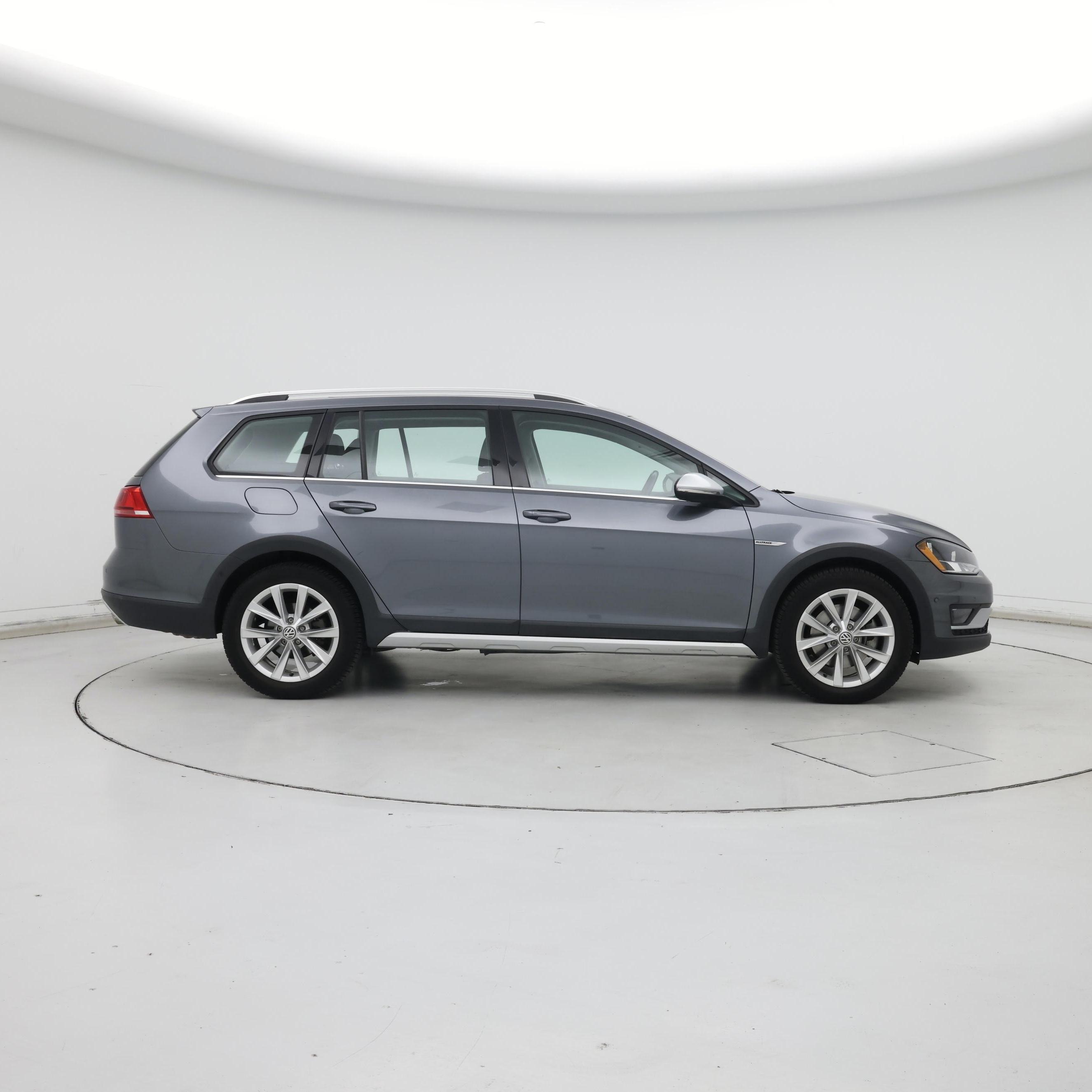 Thumbnail: 2017 Volkswagen Golf - 7
