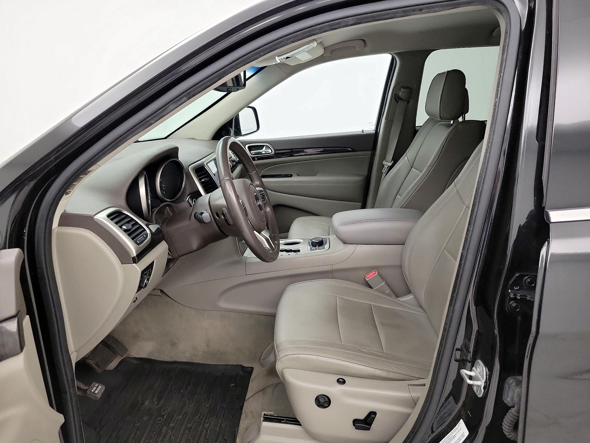 Thumbnail: 2013 Jeep Grand Cherokee - 11