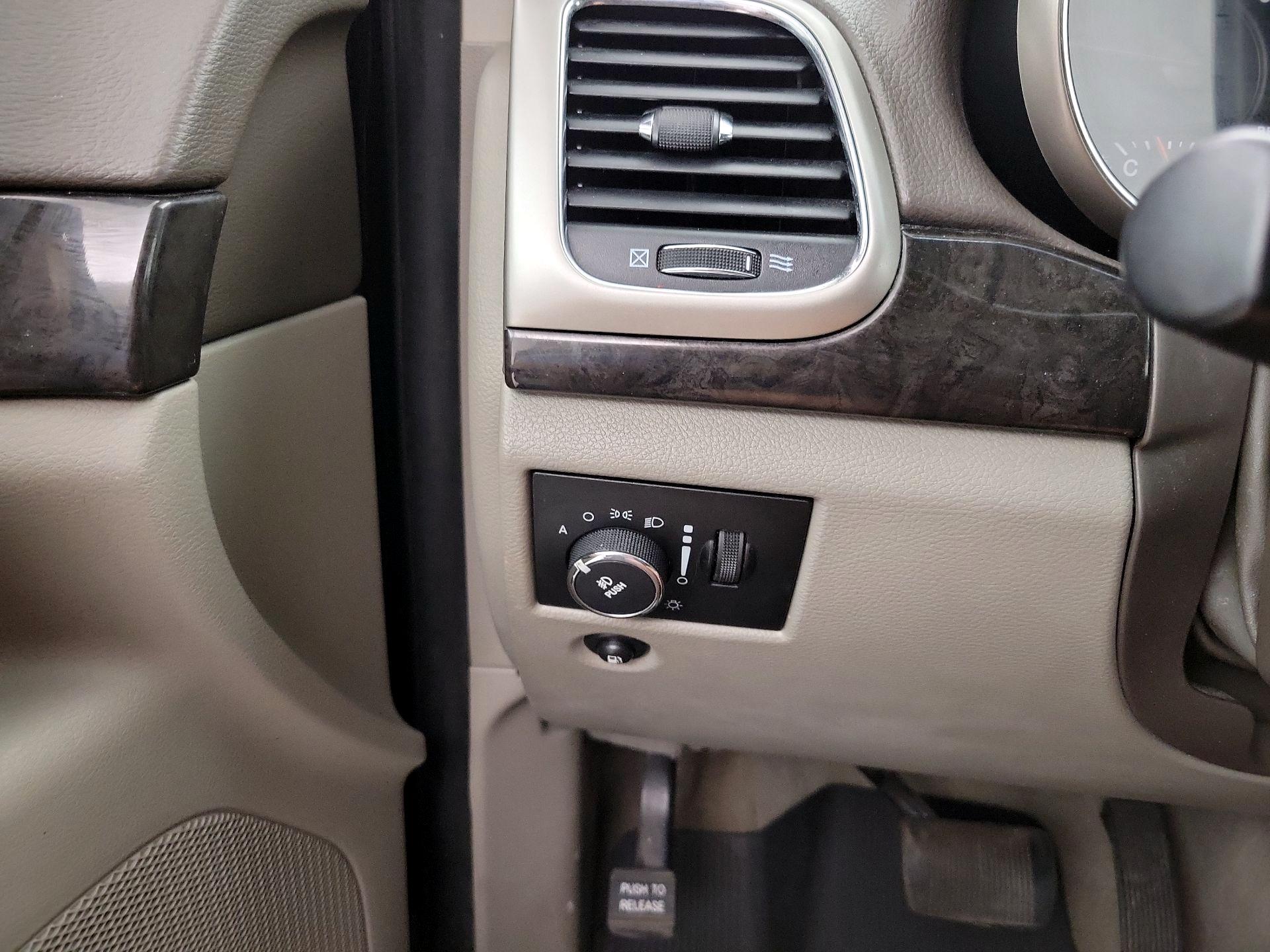Thumbnail: 2013 Jeep Grand Cherokee - 13