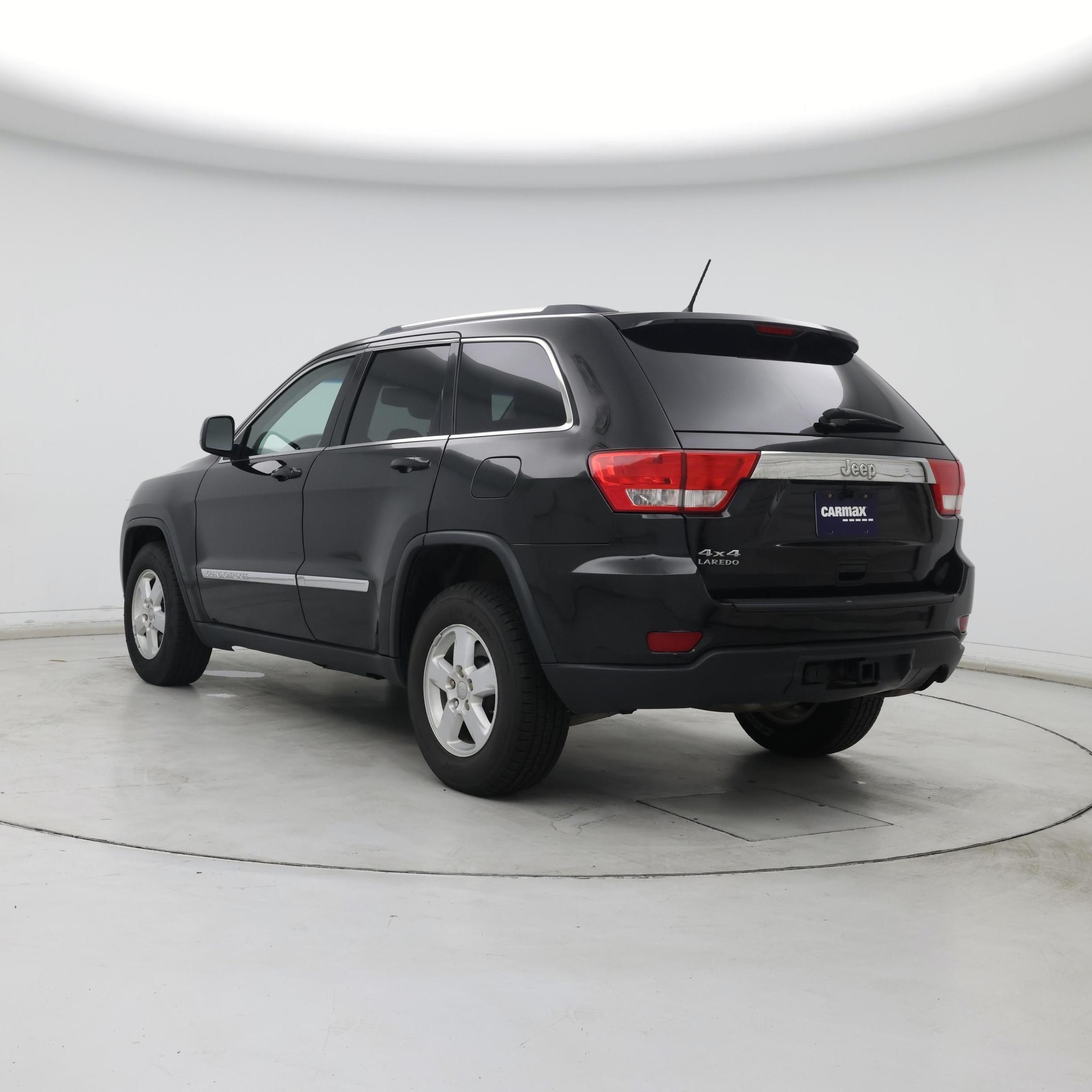 Thumbnail: 2013 Jeep Grand Cherokee - 2