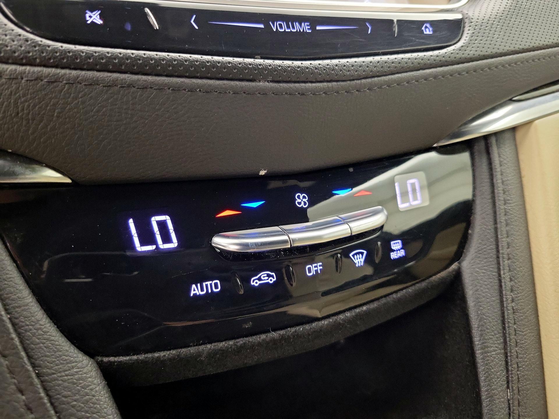 Thumbnail: 2019 Cadillac XT5 - 17