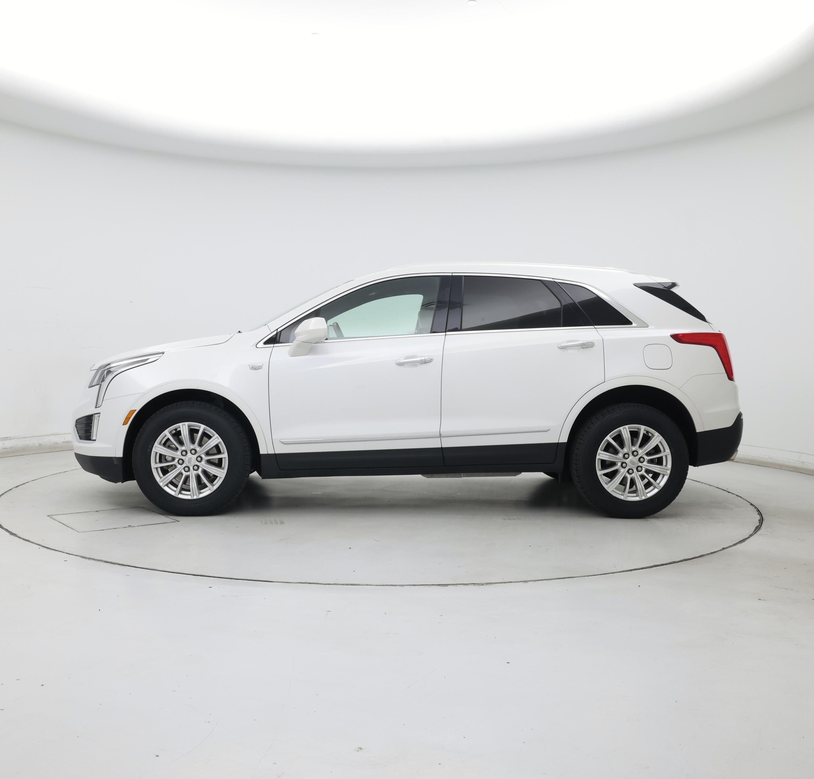 Thumbnail: 2019 Cadillac XT5 - 3