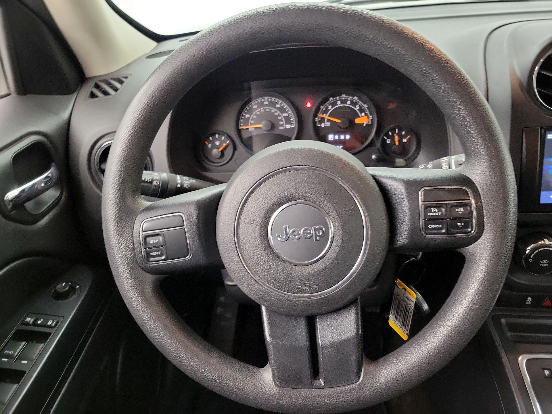 Thumbnail: 2014 Jeep Patriot - 10