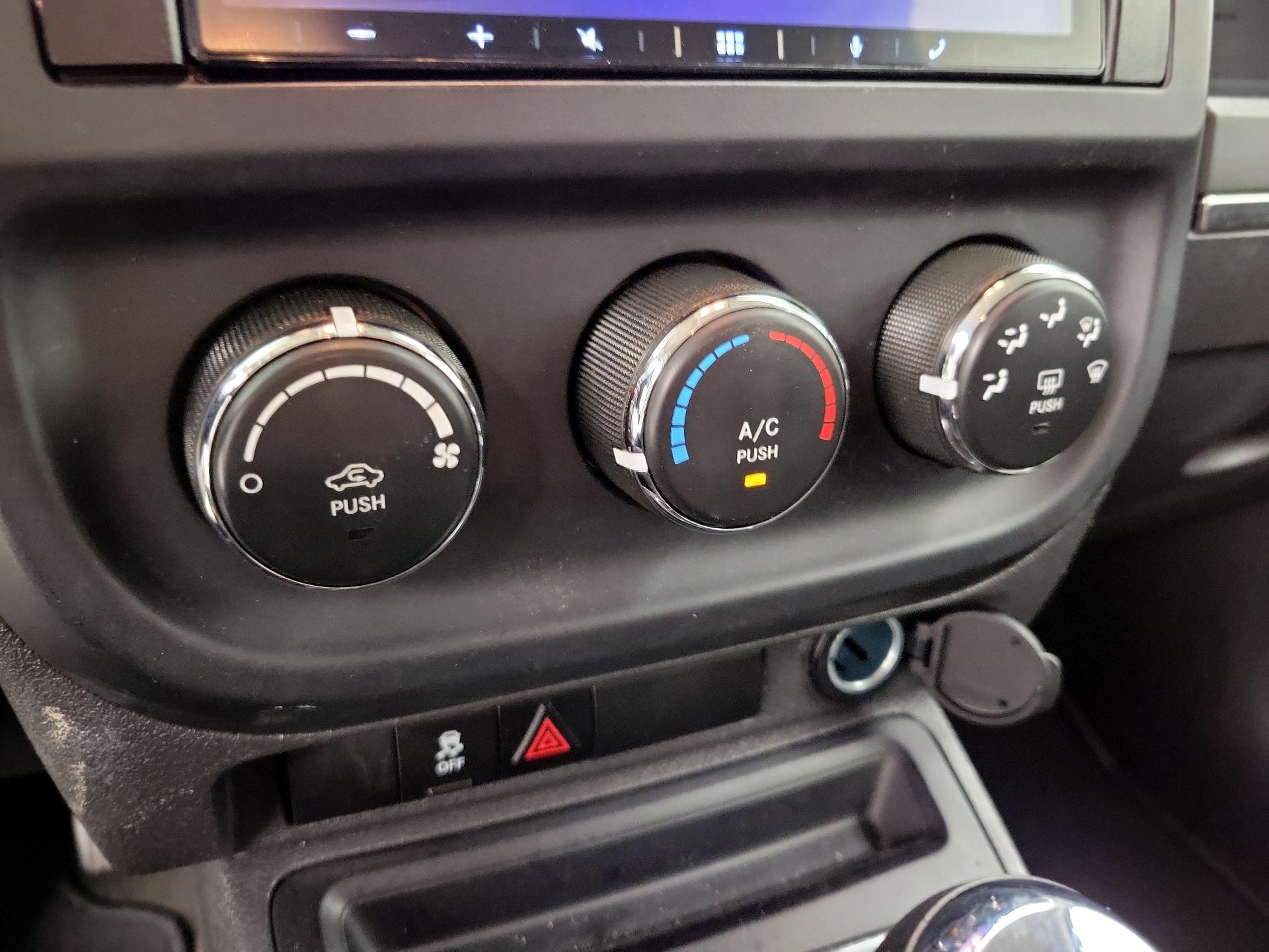 Thumbnail: 2014 Jeep Patriot - 14