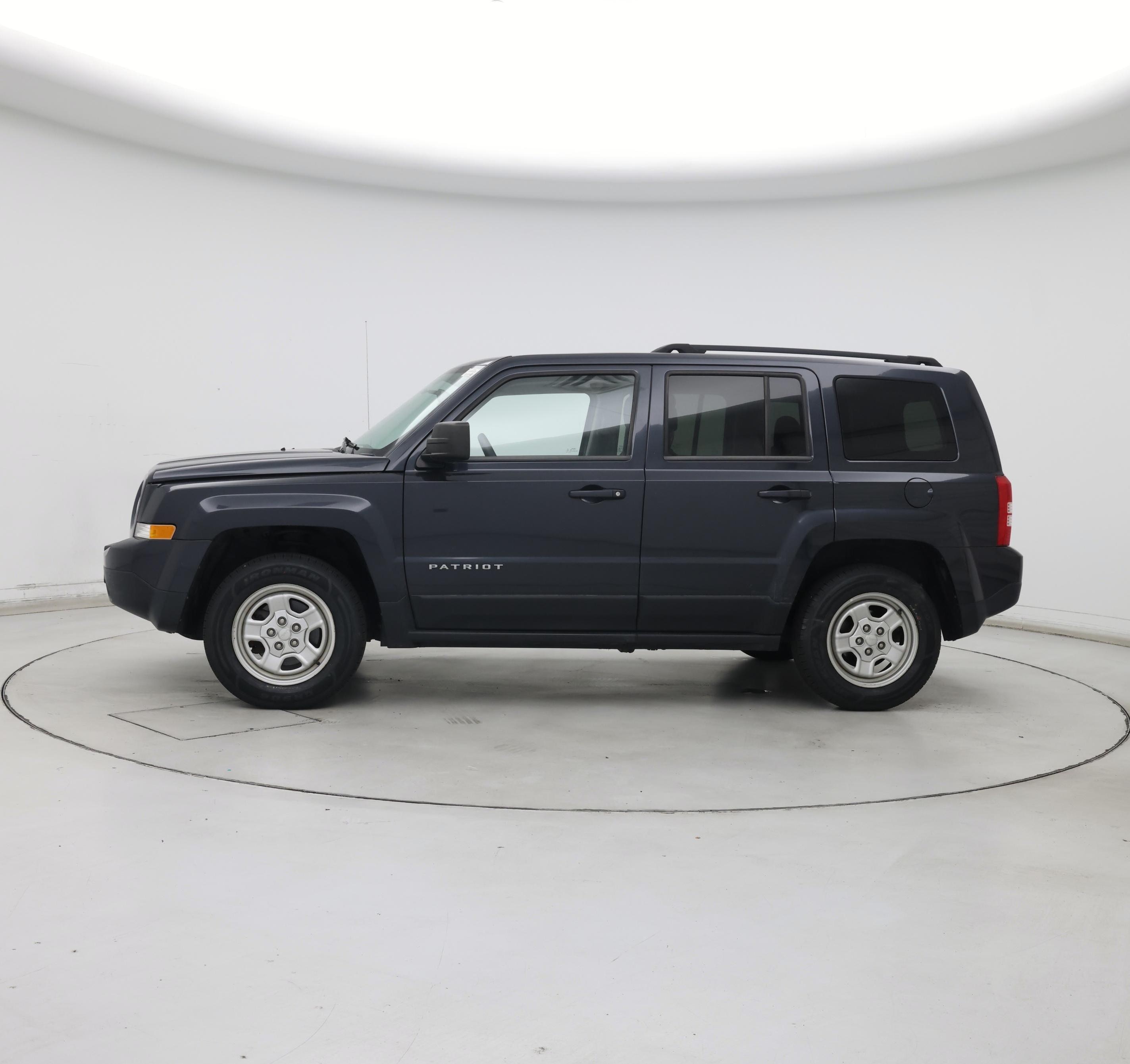 Thumbnail: 2014 Jeep Patriot - 3