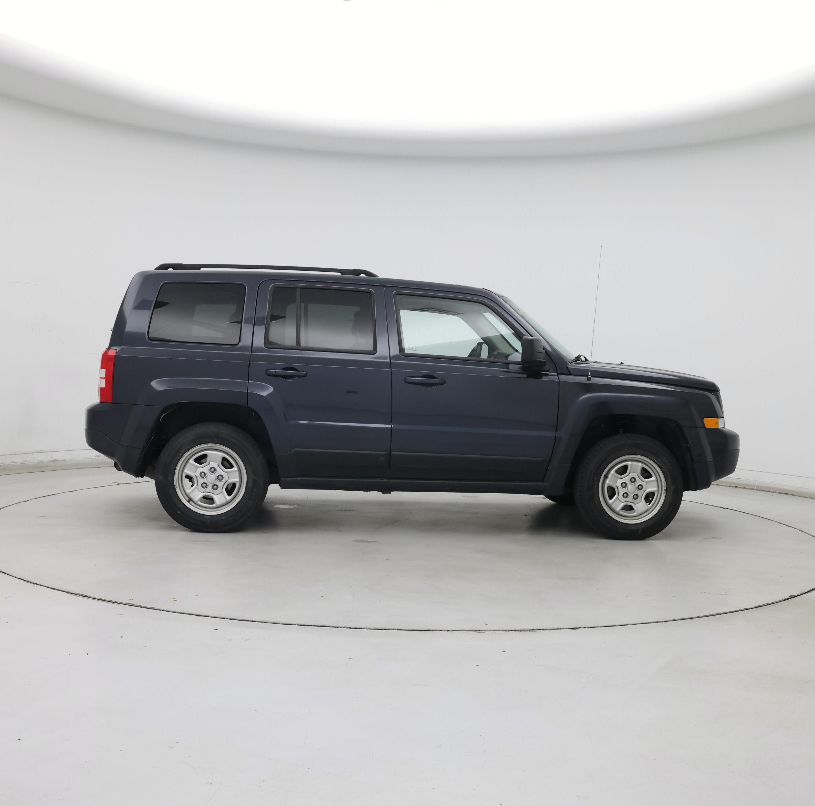 Thumbnail: 2014 Jeep Patriot - 7