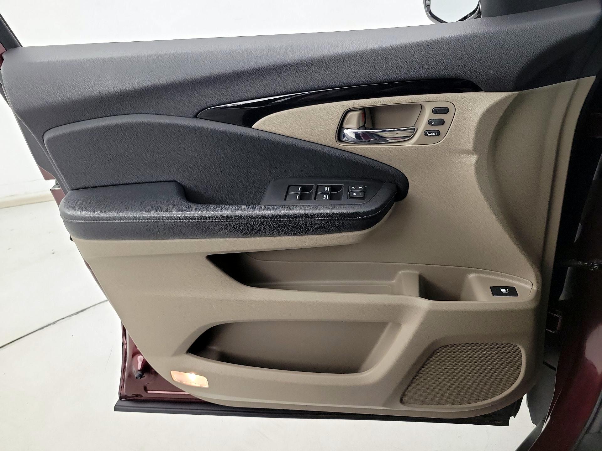 Thumbnail: 2019 Honda Ridgeline - 12