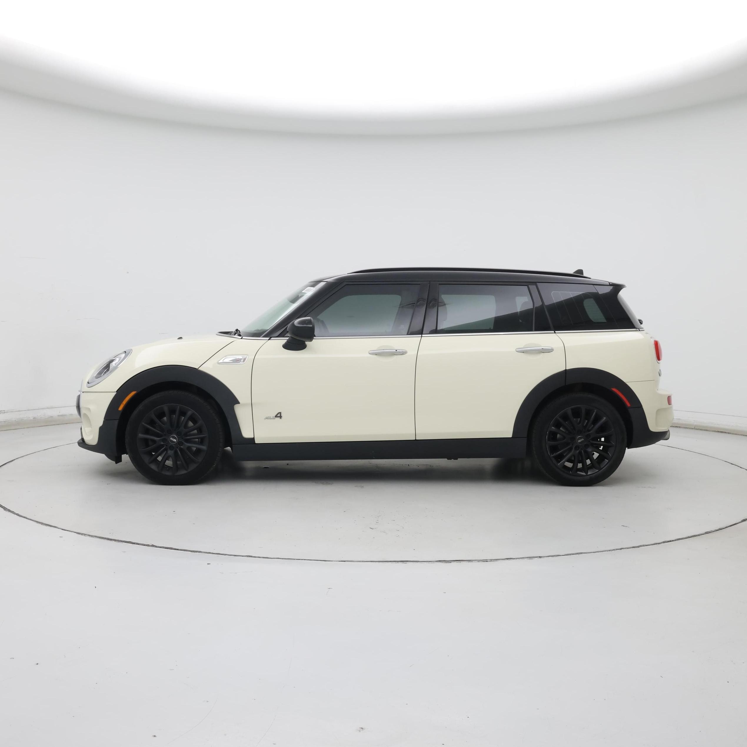 Thumbnail: 2017 MINI Cooper Clubman - 3