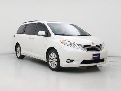 White 2017 Toyota Sienna XLE