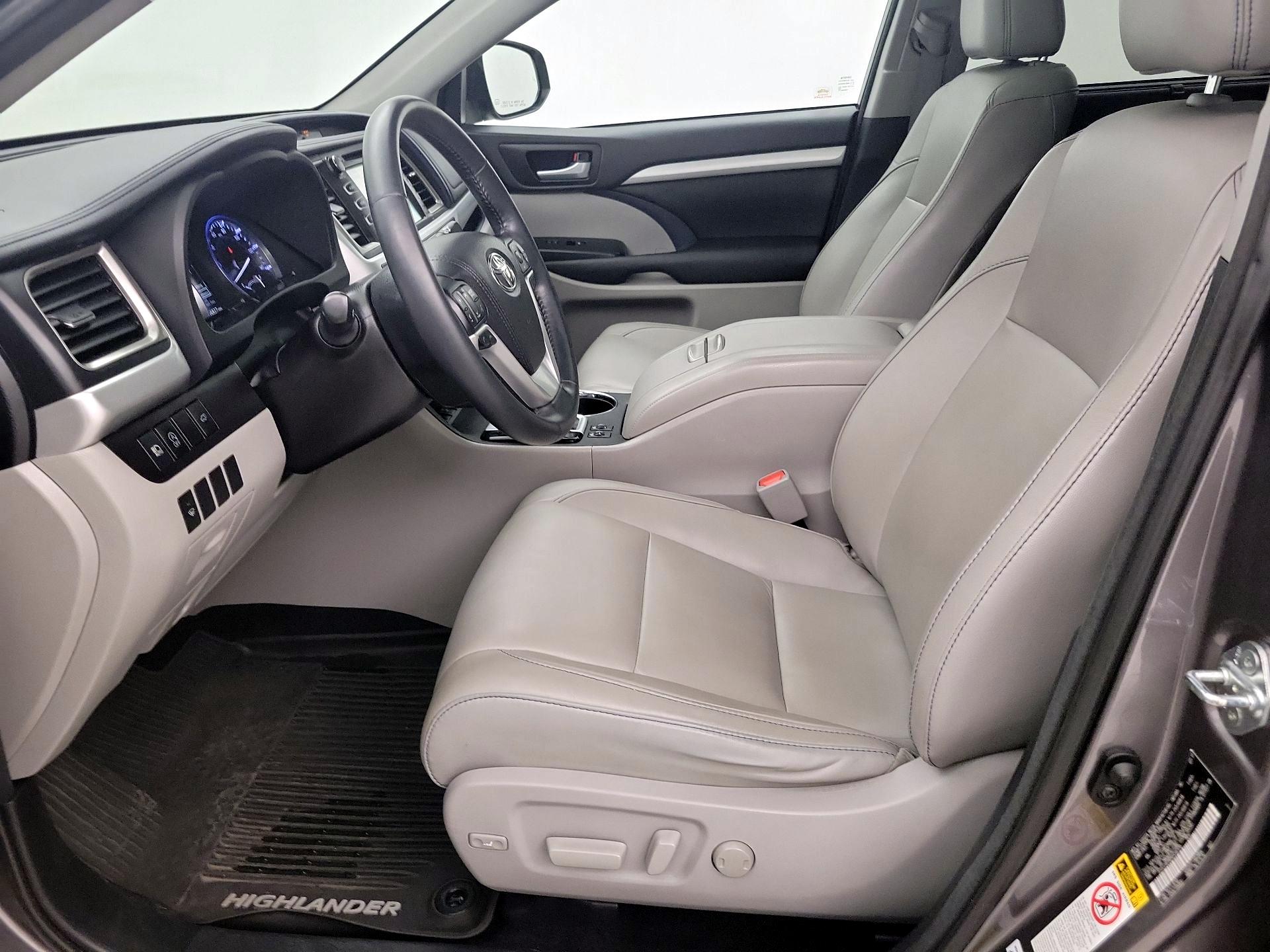 Thumbnail: 2017 Toyota Highlander - 11