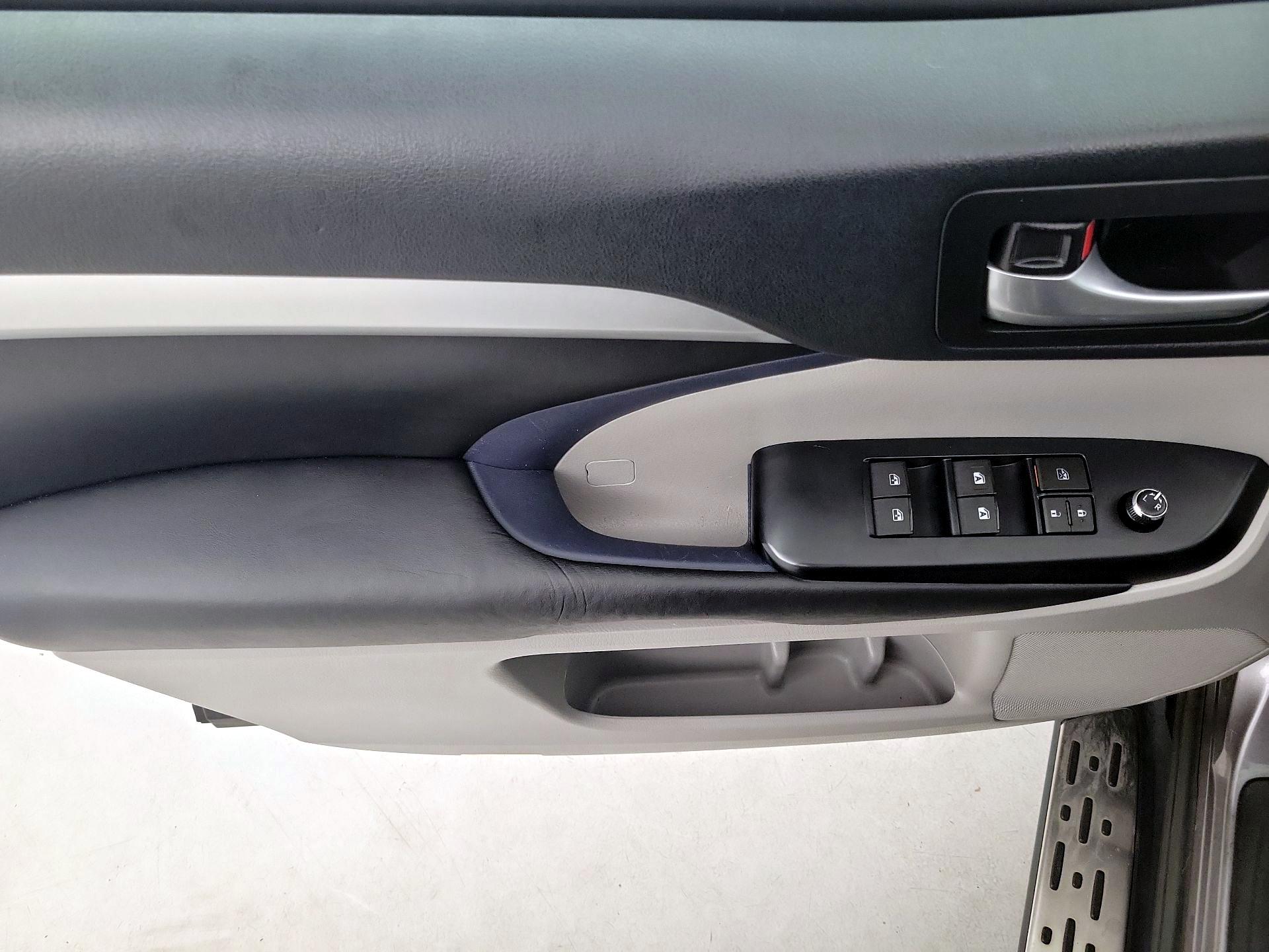 Thumbnail: 2017 Toyota Highlander - 12