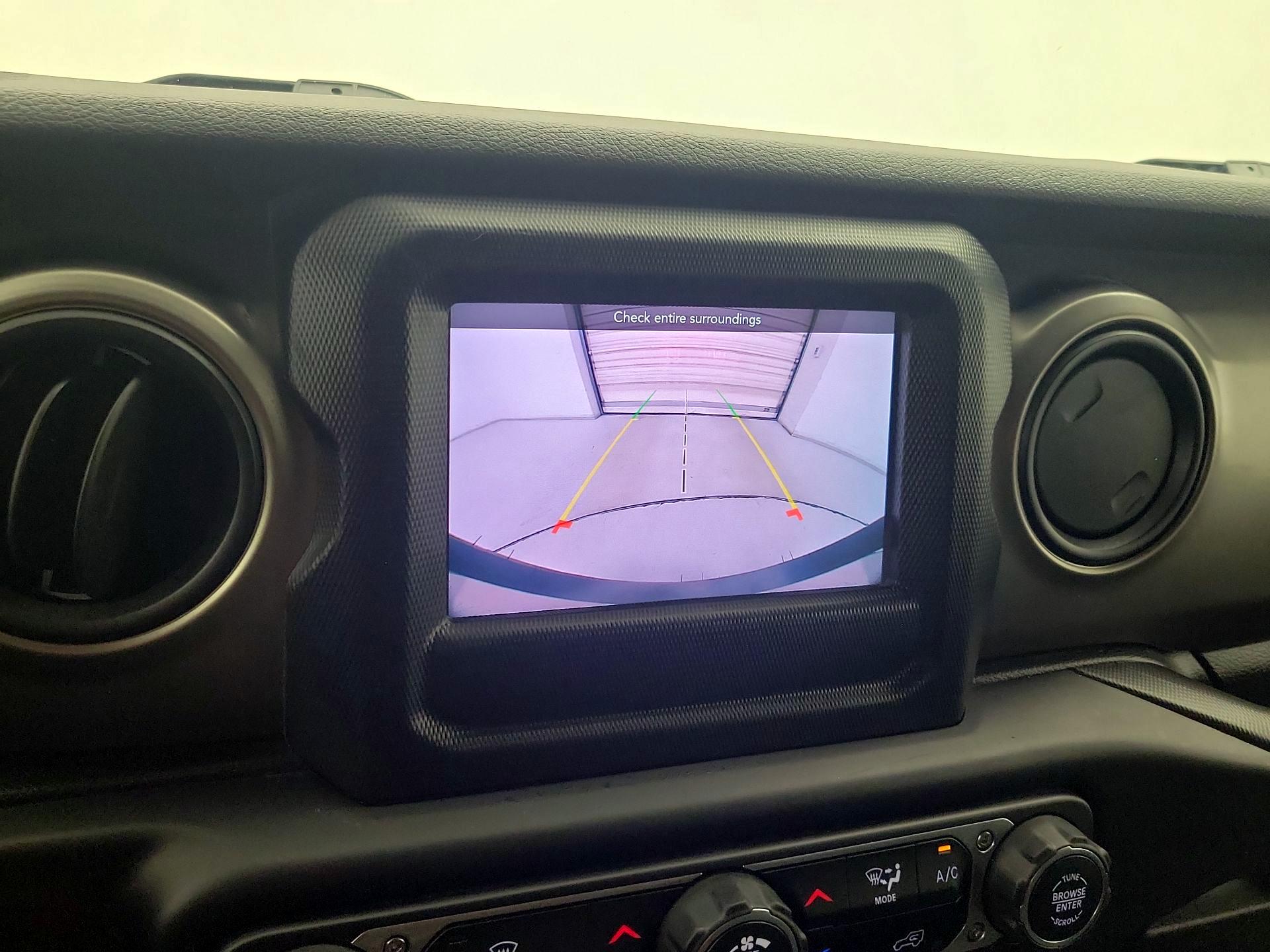 Thumbnail: 2020 Jeep Wrangler - 14