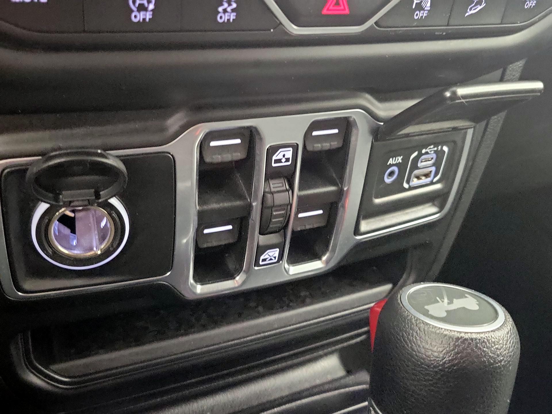 Thumbnail: 2020 Jeep Wrangler - 18