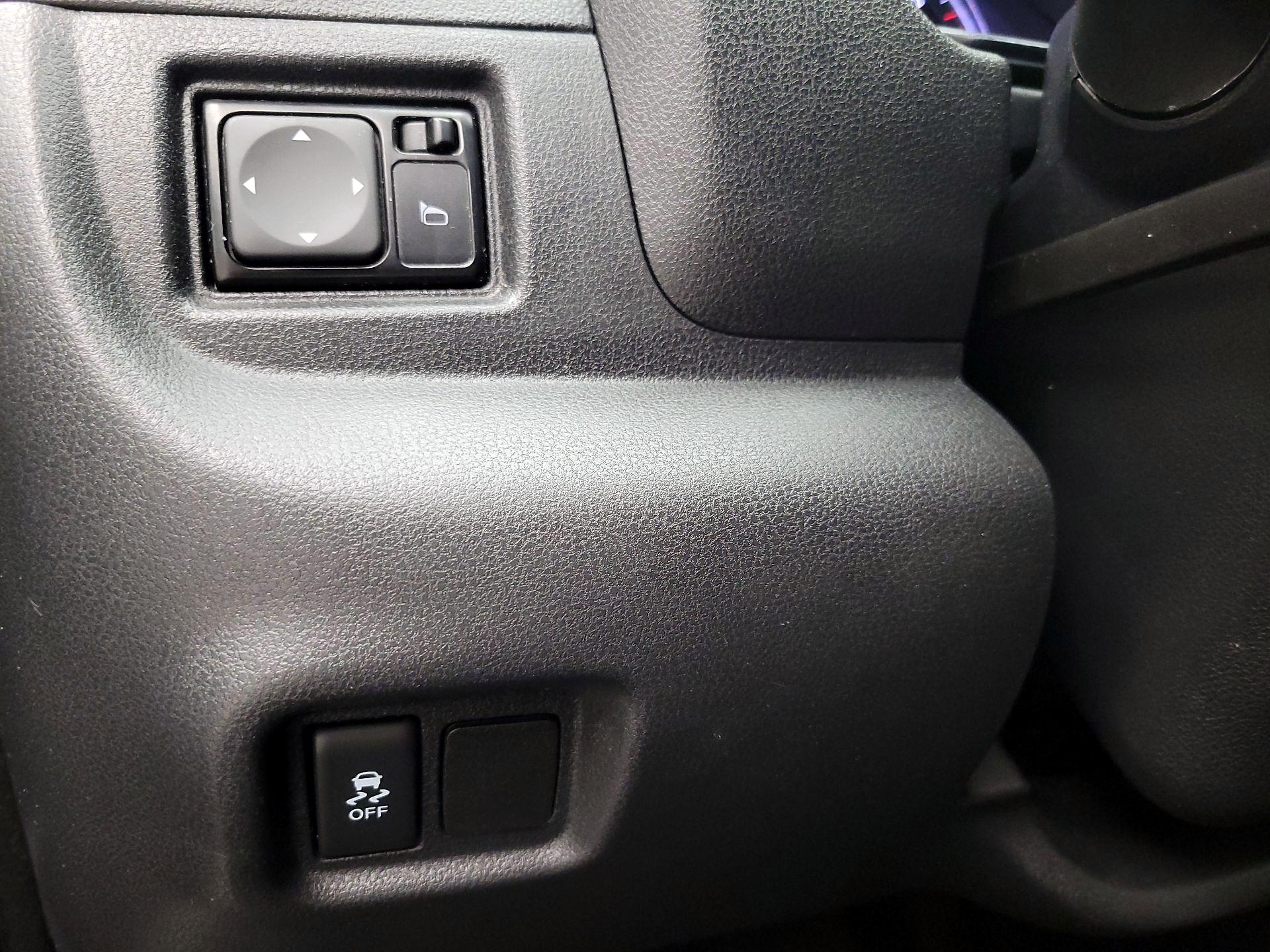 Thumbnail: 2018 Nissan Versa - 13