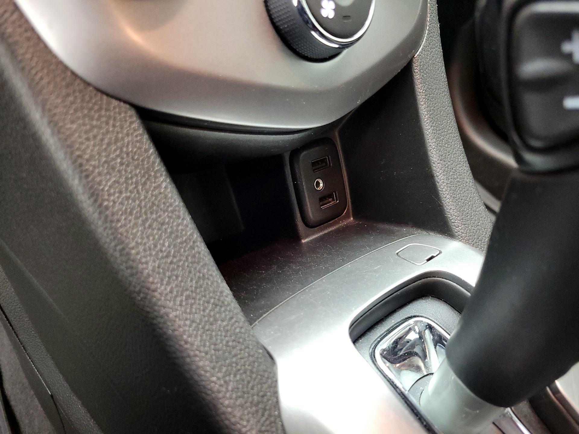Thumbnail: 2017 Chevrolet Sonic - 18