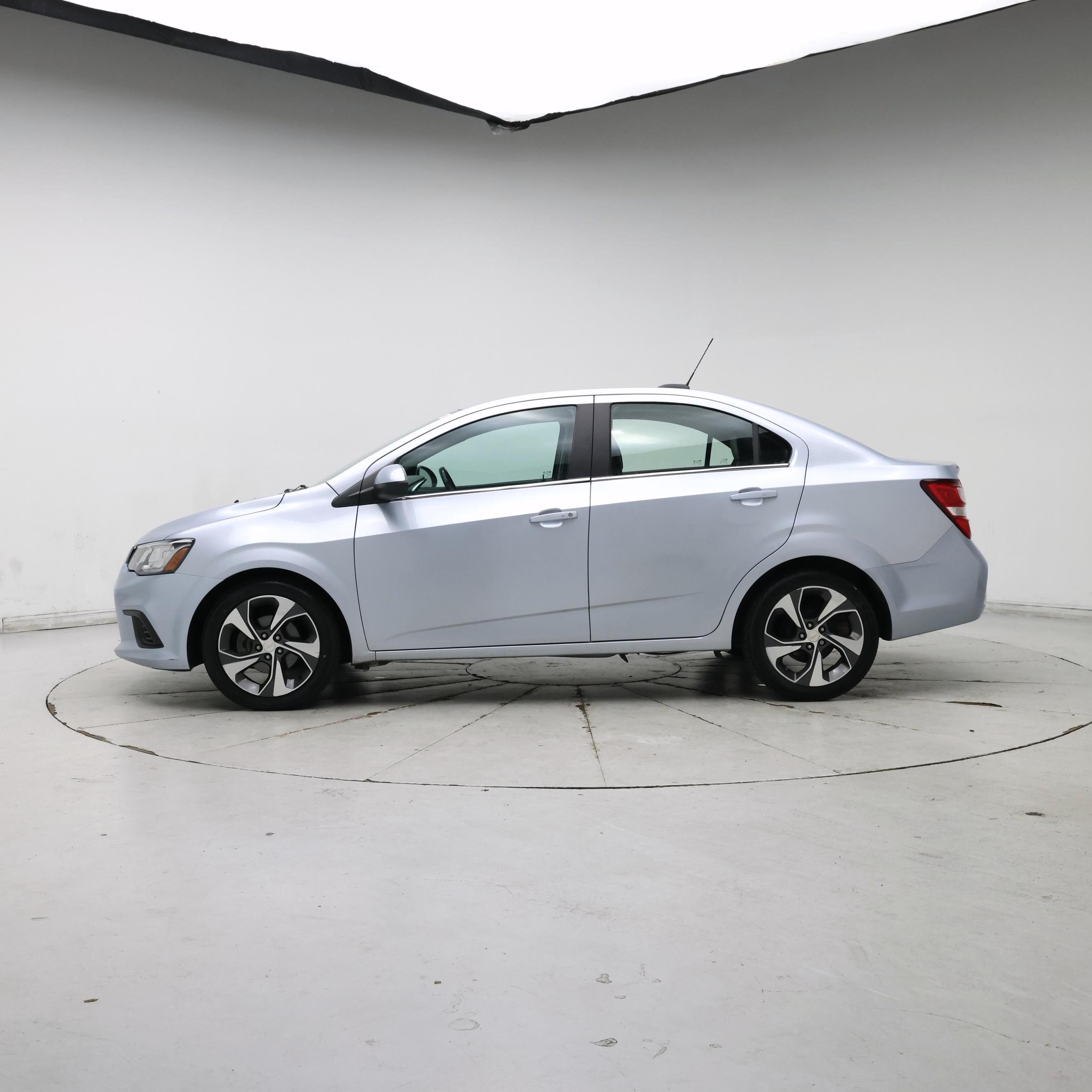 Thumbnail: 2017 Chevrolet Sonic - 3
