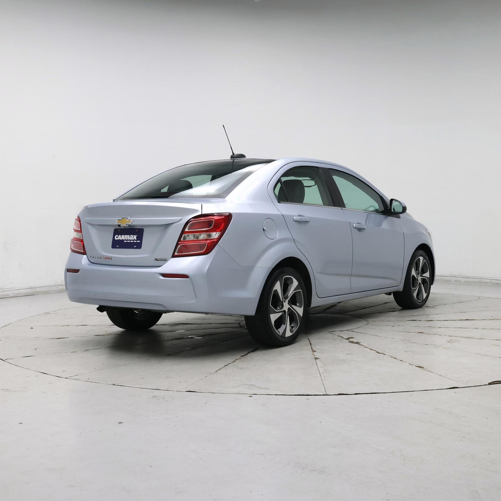 Thumbnail: 2017 Chevrolet Sonic - 8
