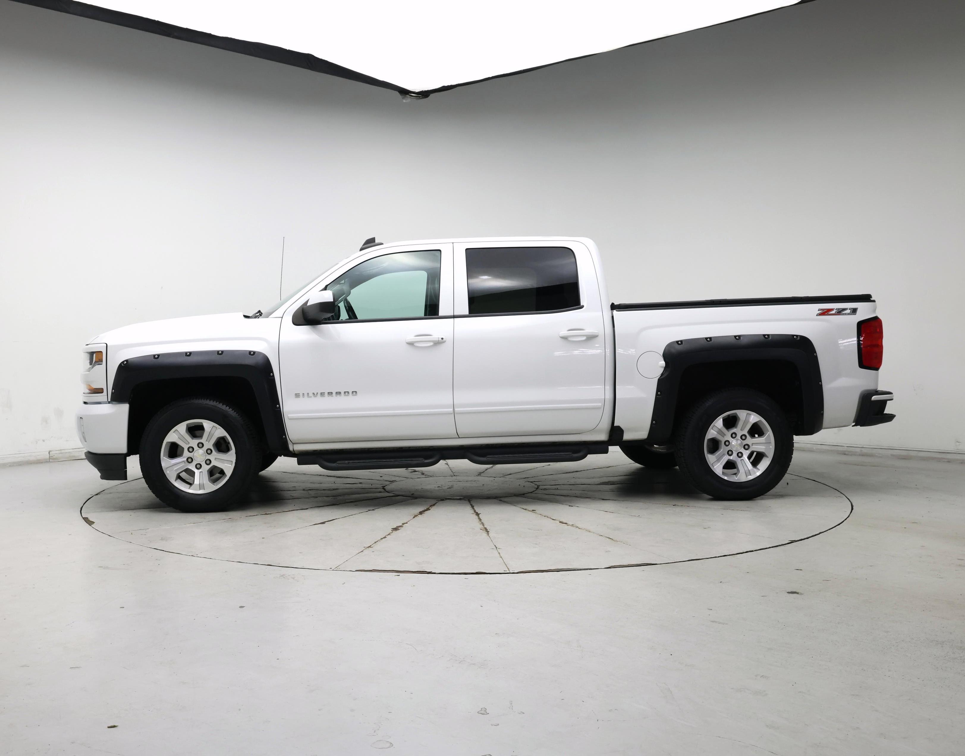 Thumbnail: 2017 Chevrolet Silverado 1500 - 3
