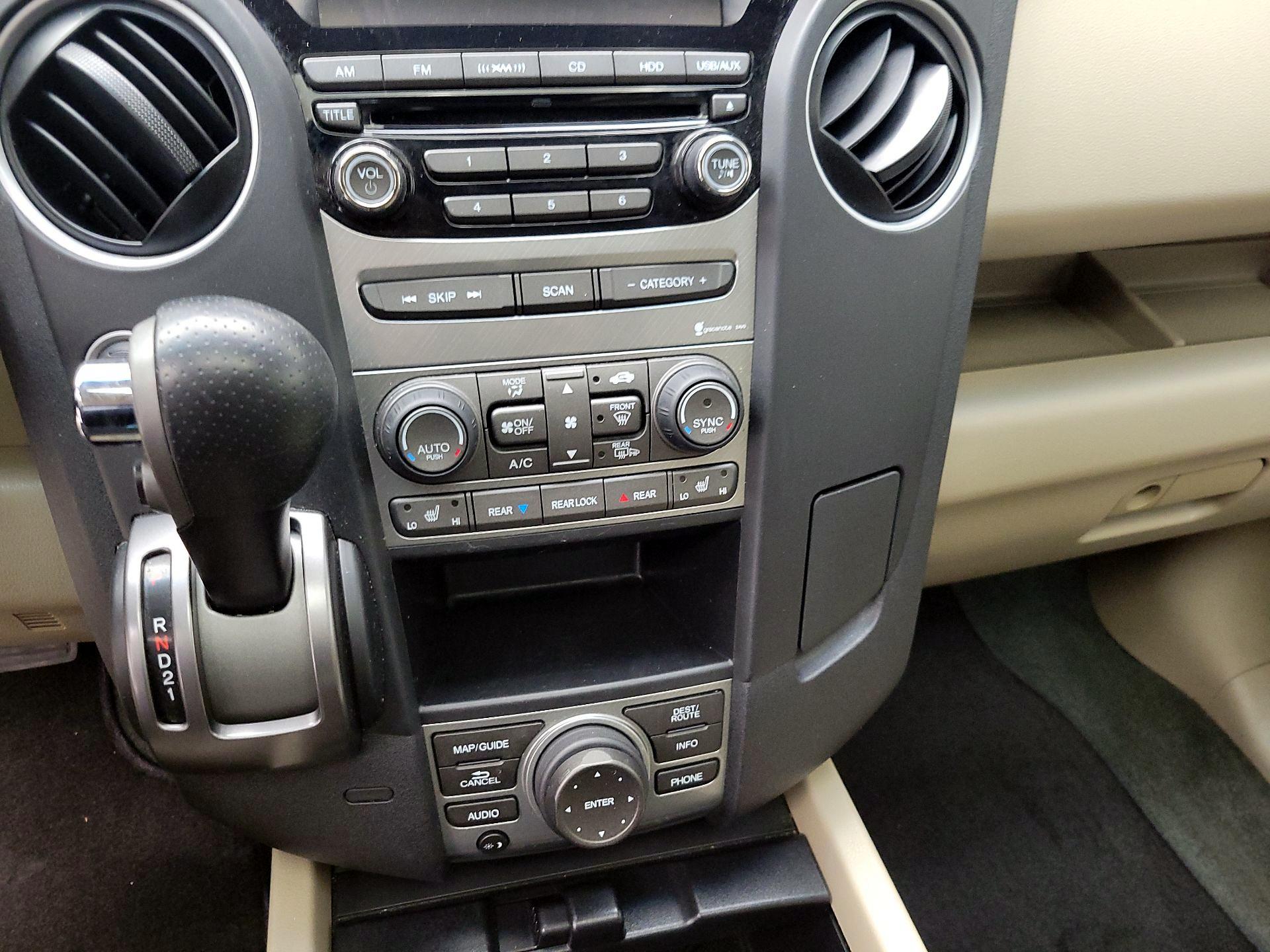 Thumbnail: 2014 Honda Pilot - 16