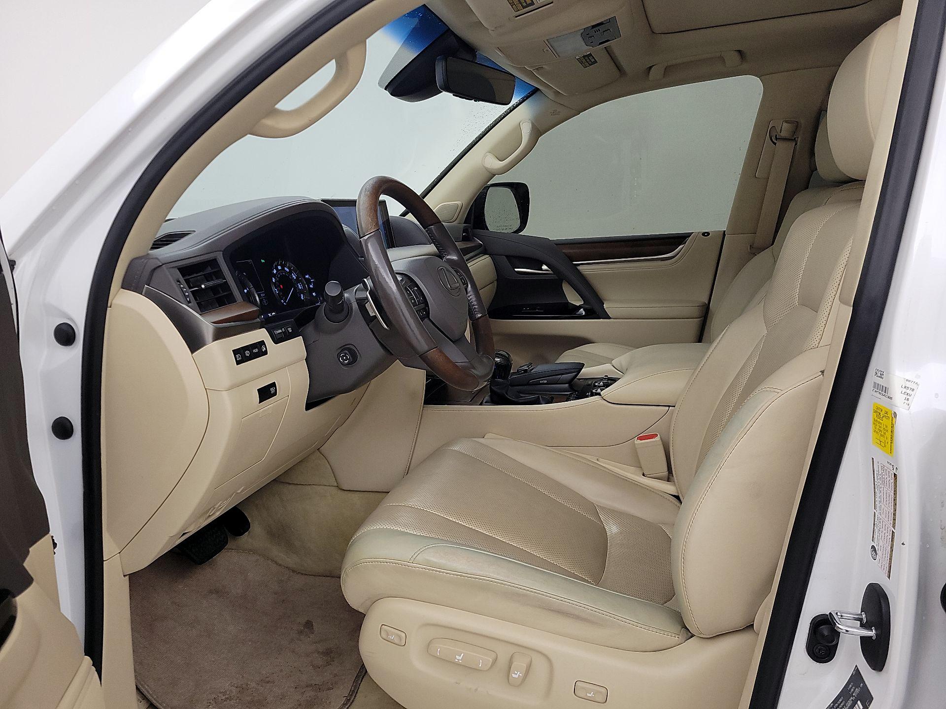 Thumbnail: 2016 Lexus LX - 11