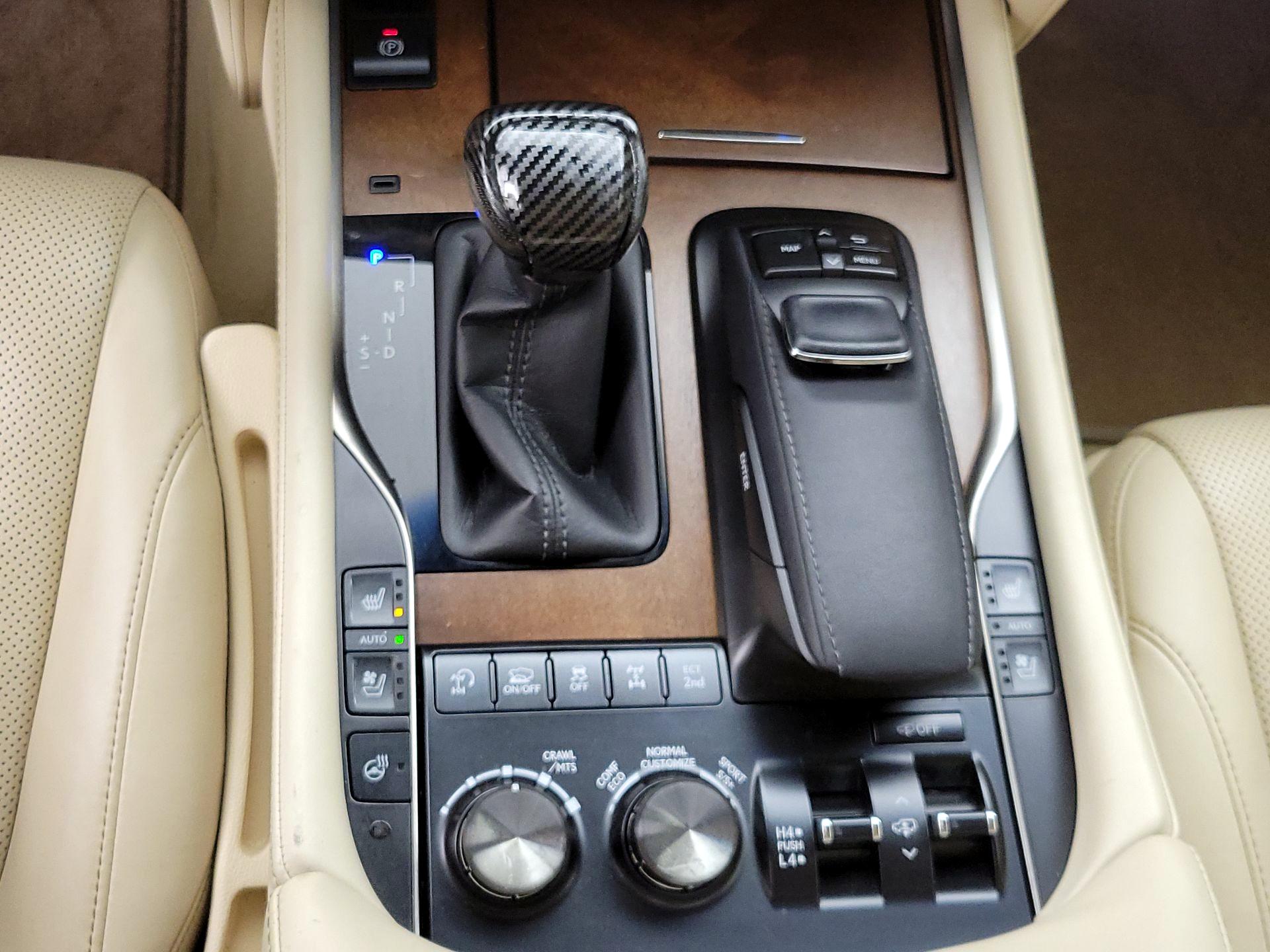 Thumbnail: 2016 Lexus LX - 18