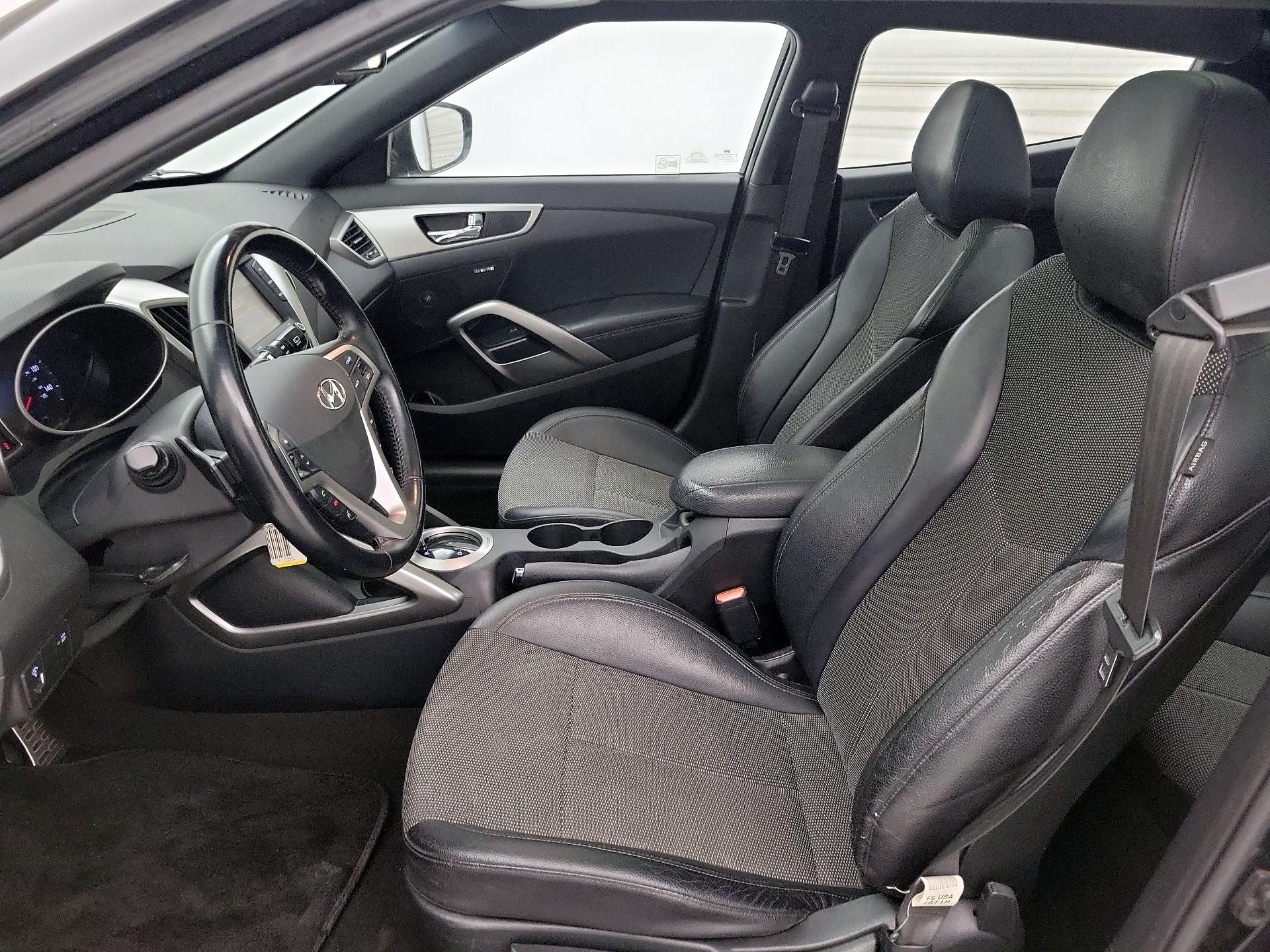 Thumbnail: 2016 Hyundai Veloster - 11