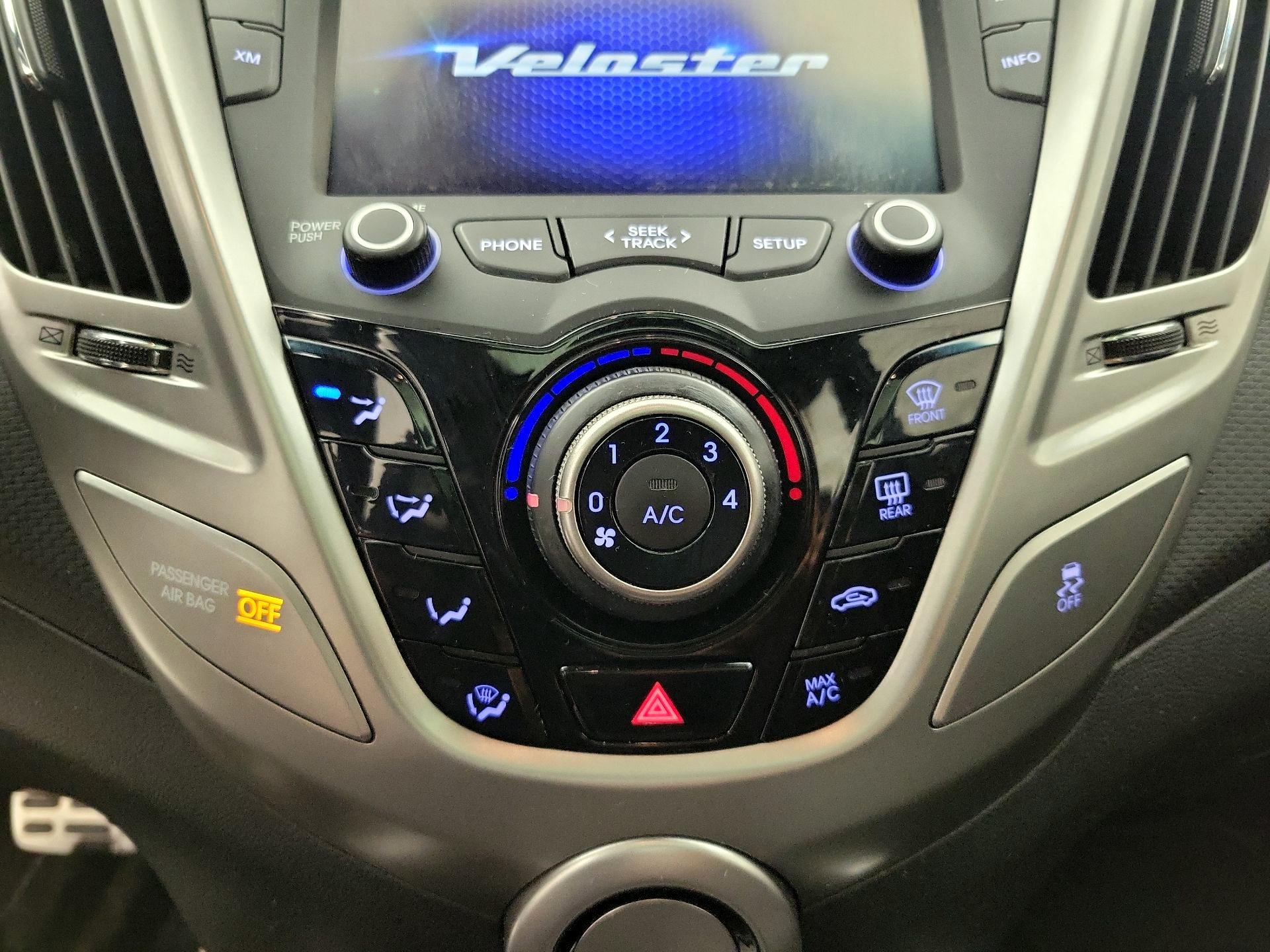 Thumbnail: 2016 Hyundai Veloster - 16