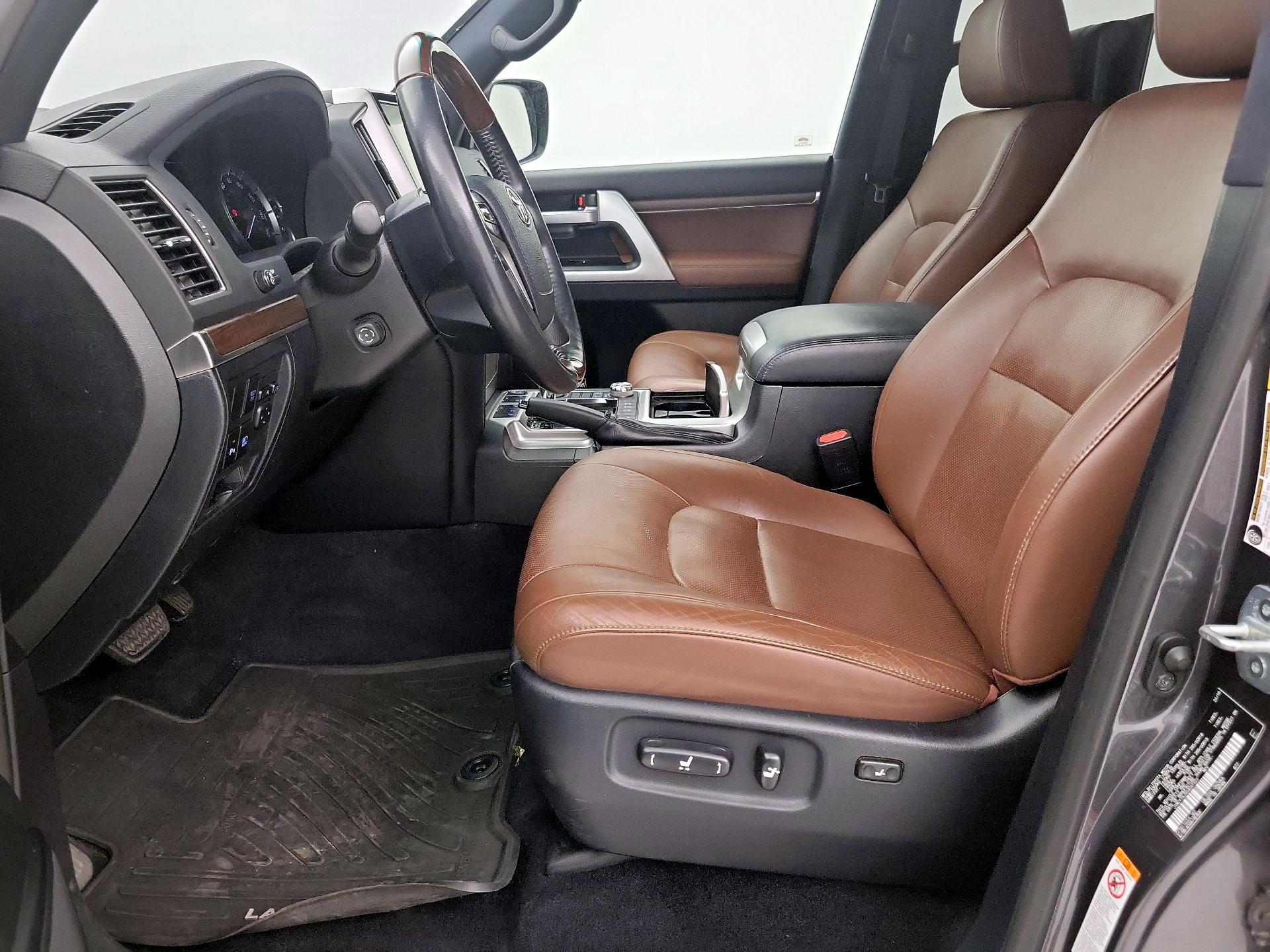 Thumbnail: 2016 Toyota Land Cruiser - 11
