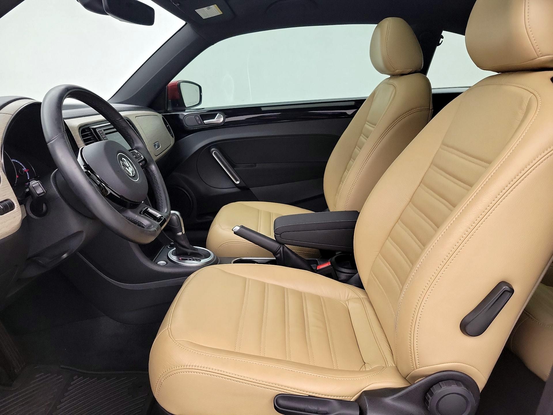 Thumbnail: 2018 Volkswagen Beetle - 11