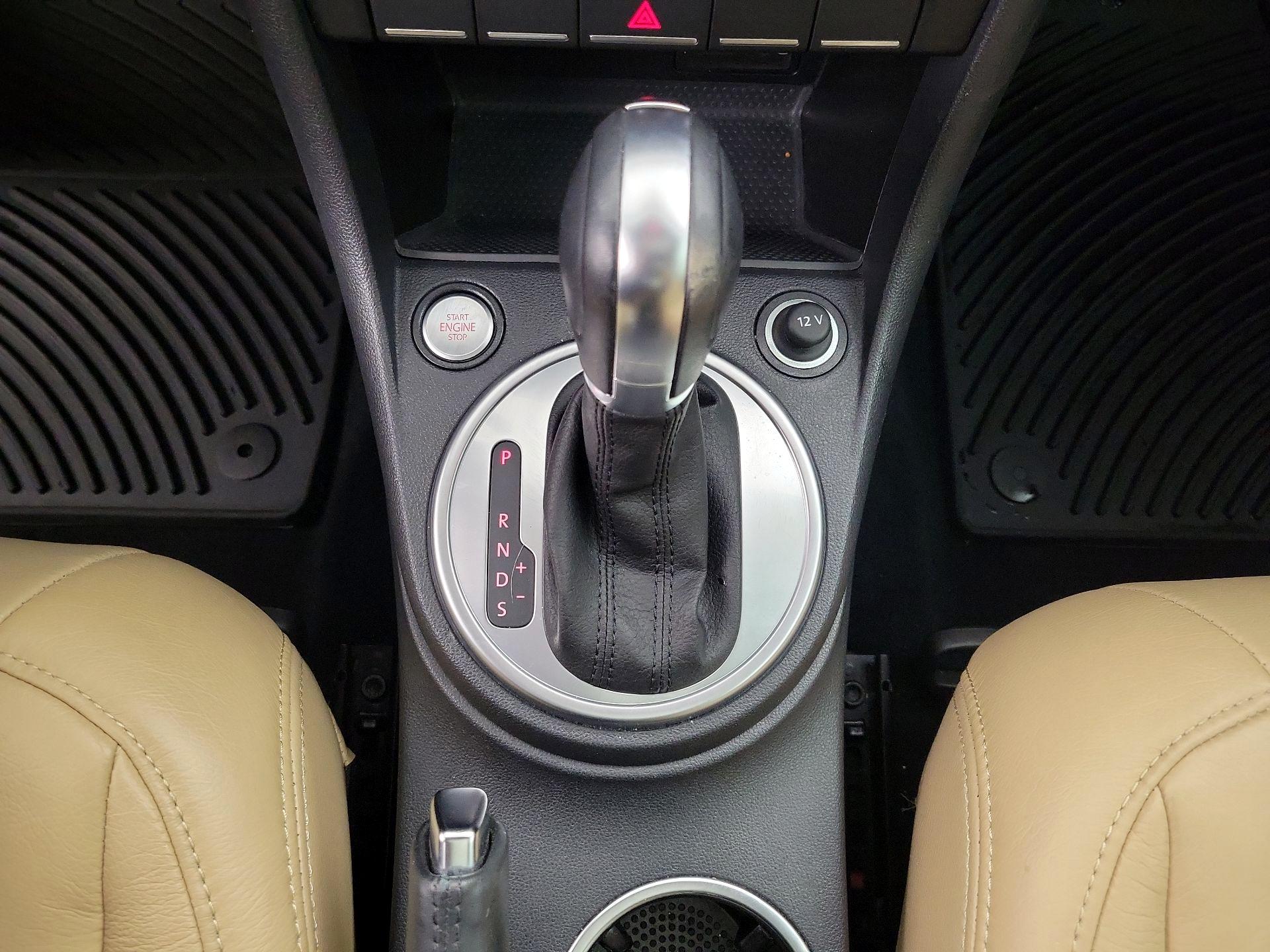 Thumbnail: 2018 Volkswagen Beetle - 17