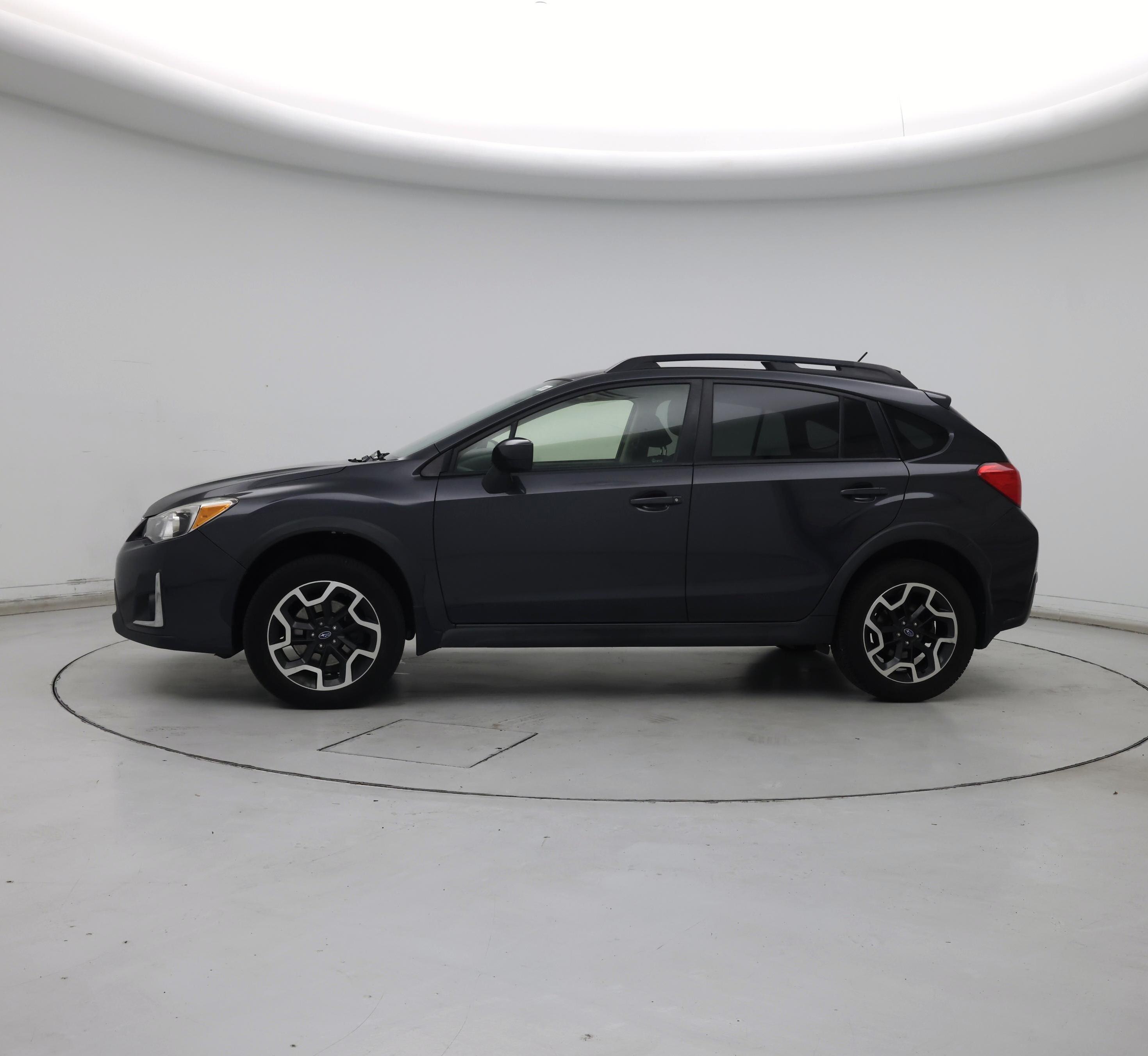 Thumbnail: 2017 Subaru Crosstrek - 3