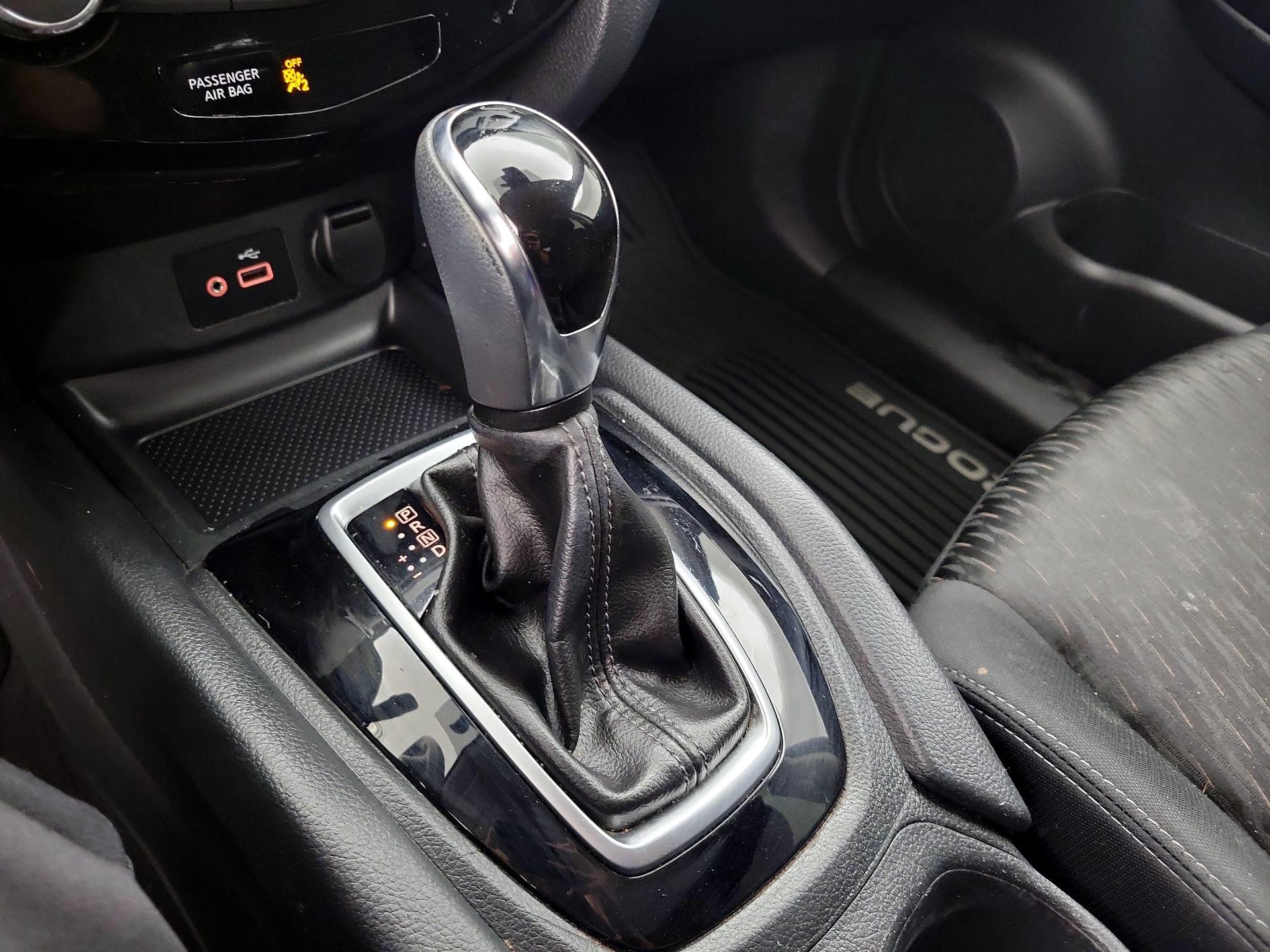Thumbnail: 2019 Nissan Rogue - 17