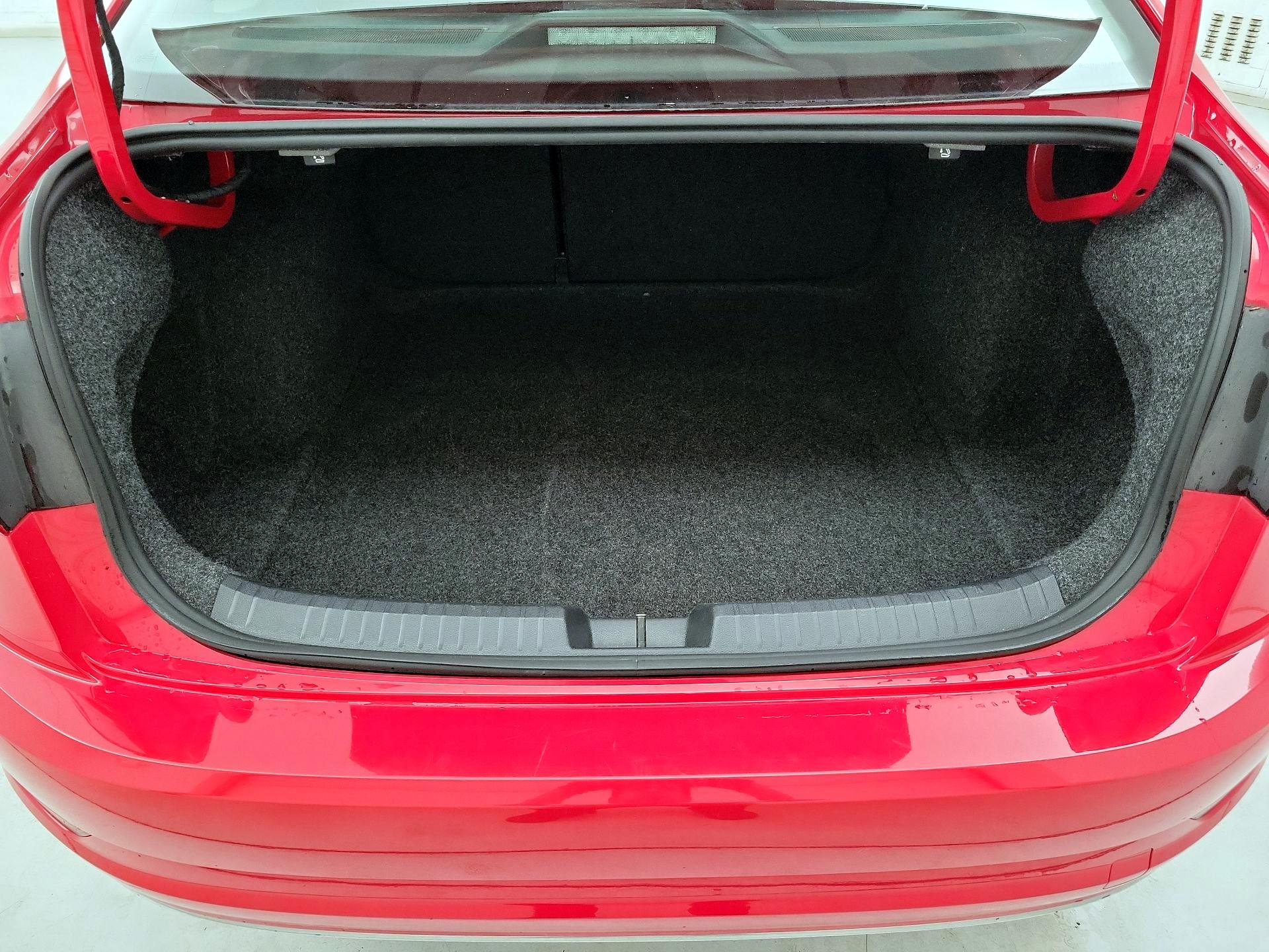 Thumbnail: 2019 Volkswagen Jetta - 20
