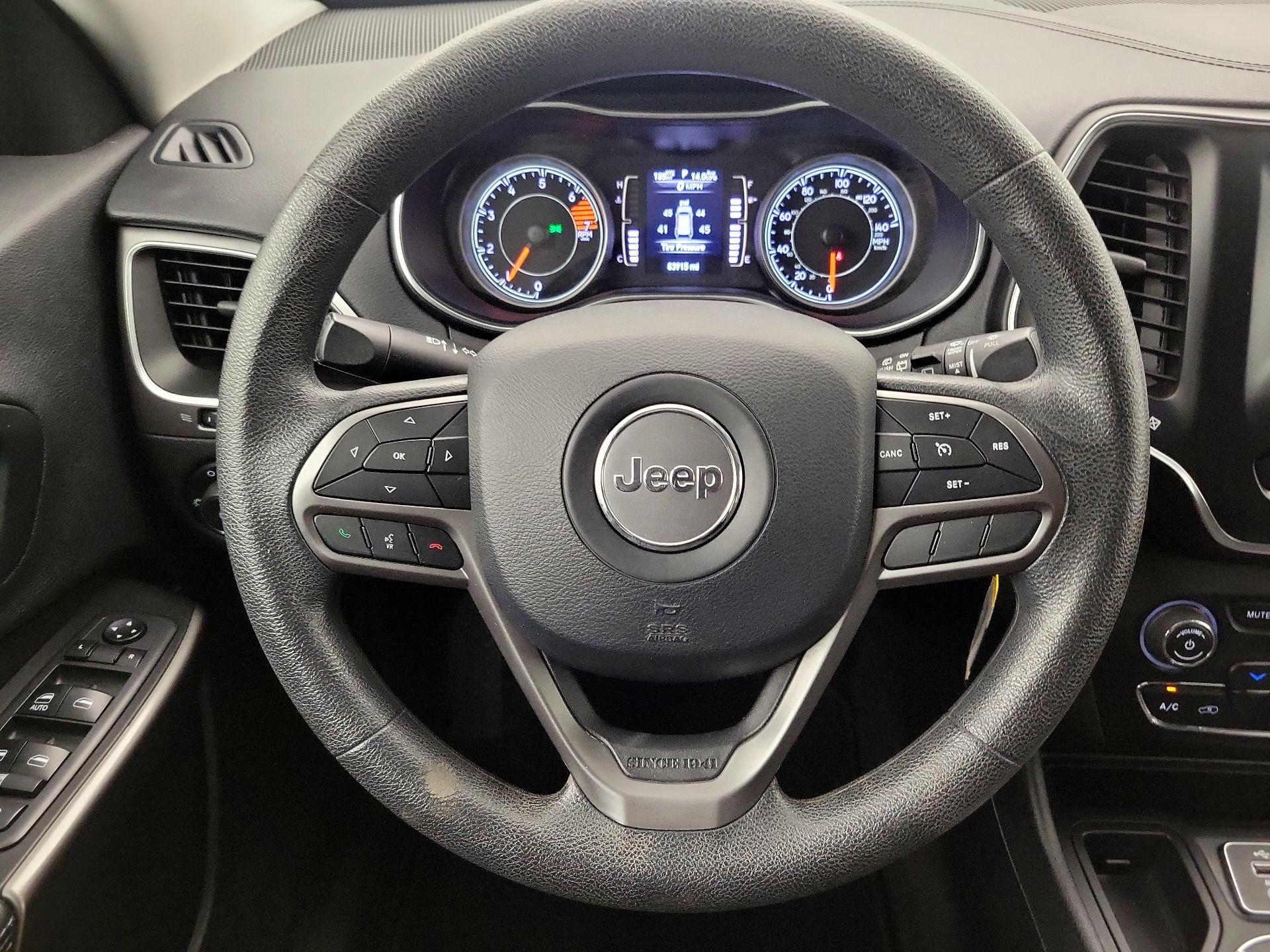 Thumbnail: 2019 Jeep Cherokee - 10