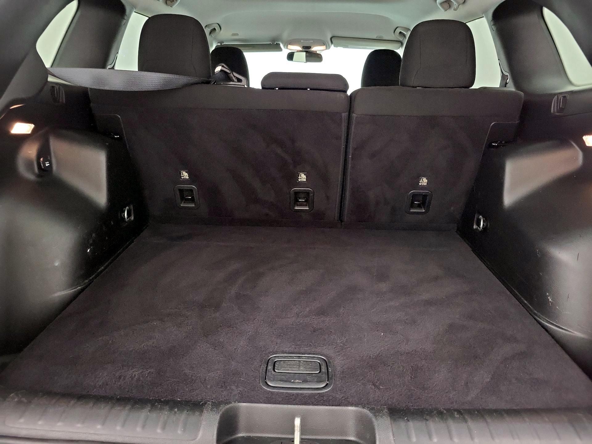 Thumbnail: 2019 Jeep Cherokee - 20