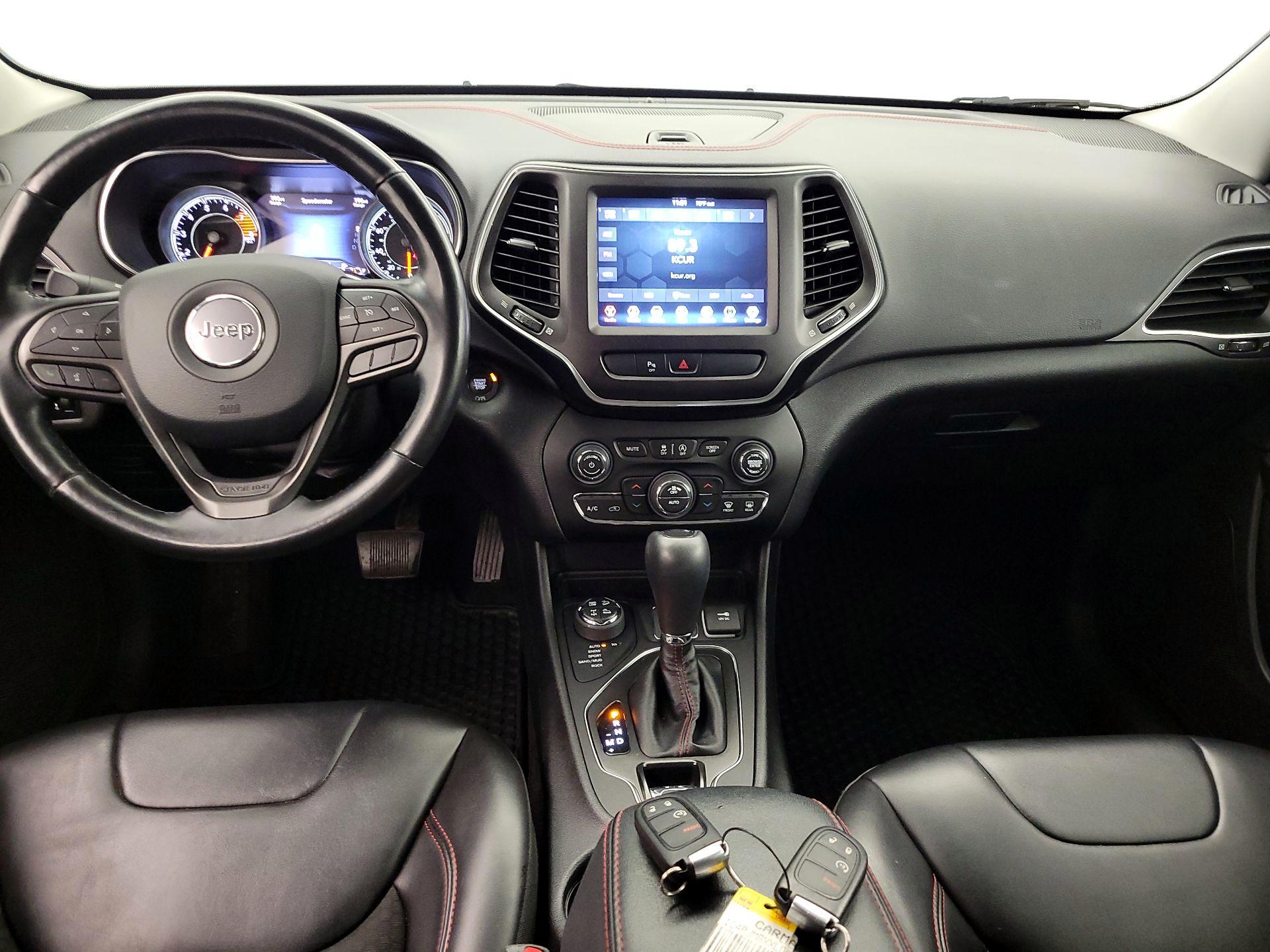 Thumbnail: 2020 Jeep Cherokee - 9