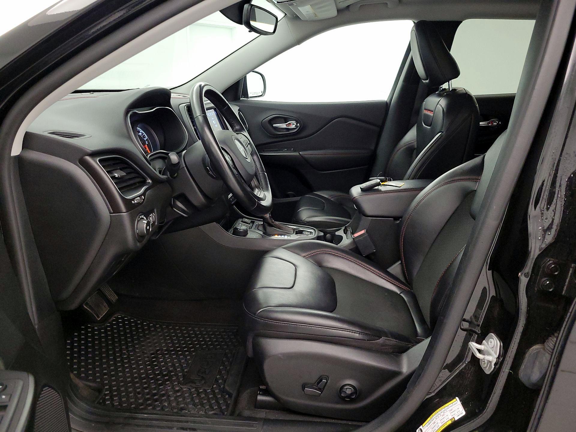 Thumbnail: 2020 Jeep Cherokee - 11