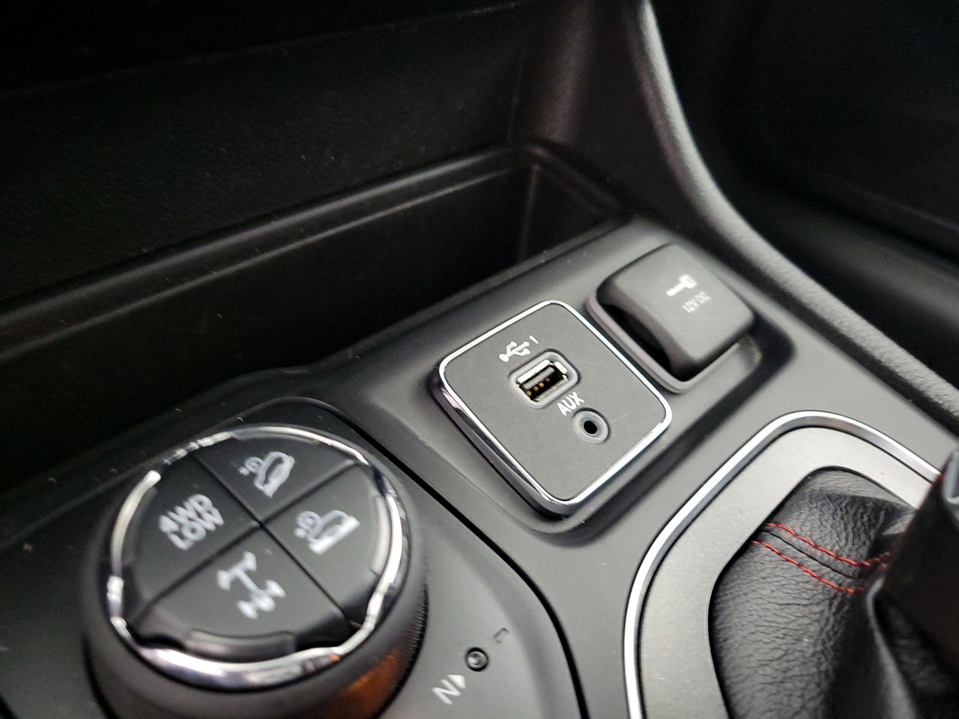 Thumbnail: 2020 Jeep Cherokee - 18