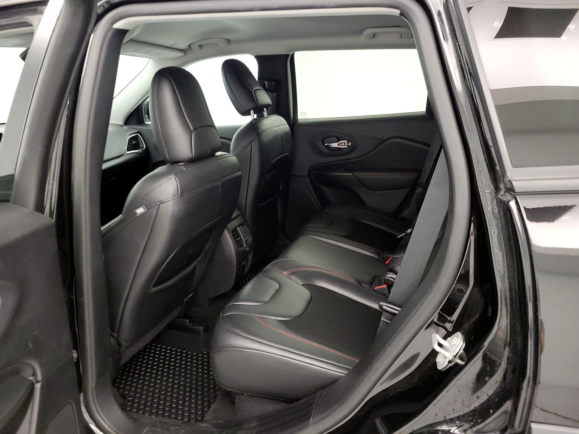 Thumbnail: 2020 Jeep Cherokee - 19