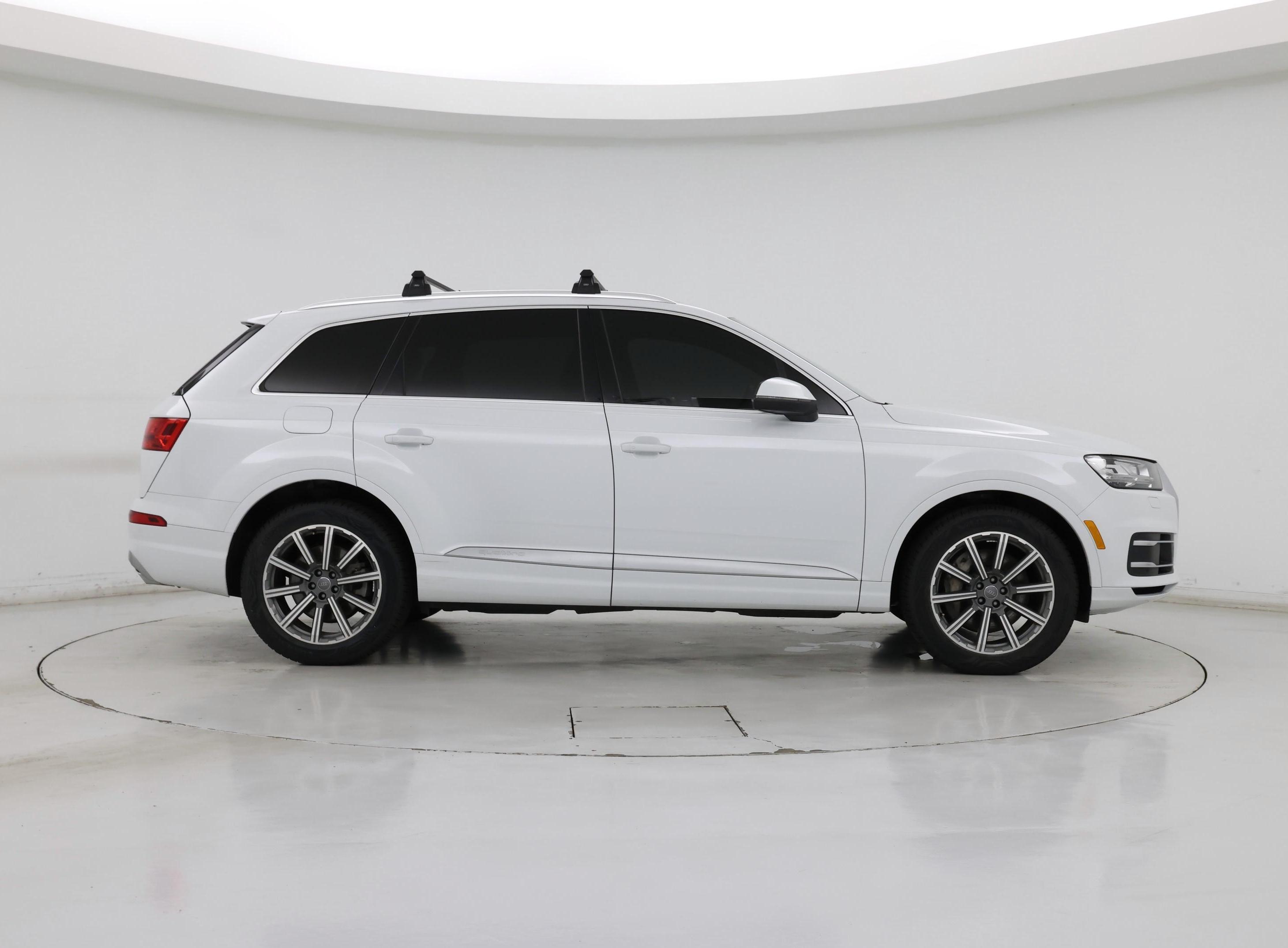 Thumbnail: 2019 Audi Q7 - 7