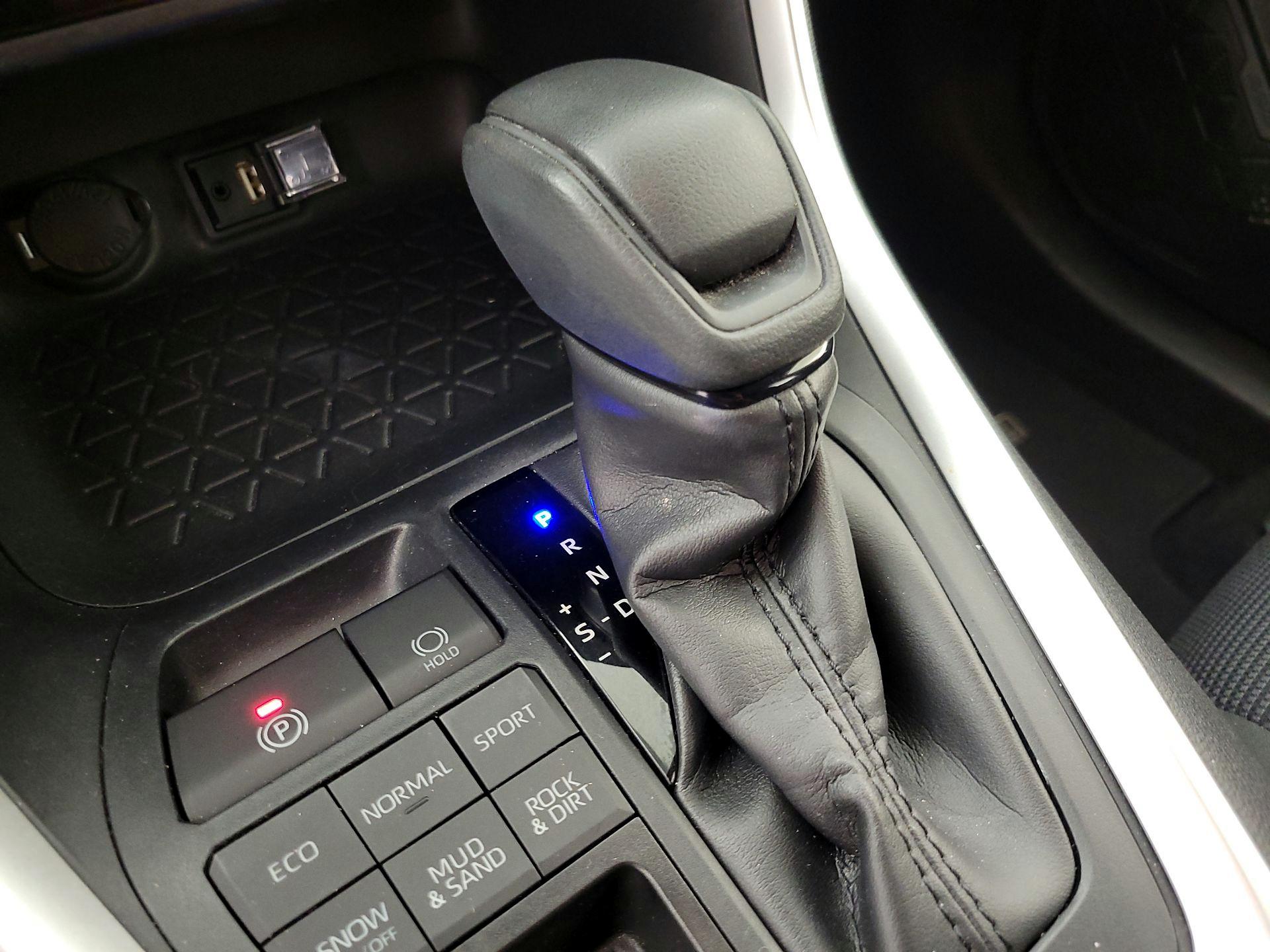 Thumbnail: 2019 Toyota RAV4 - 17