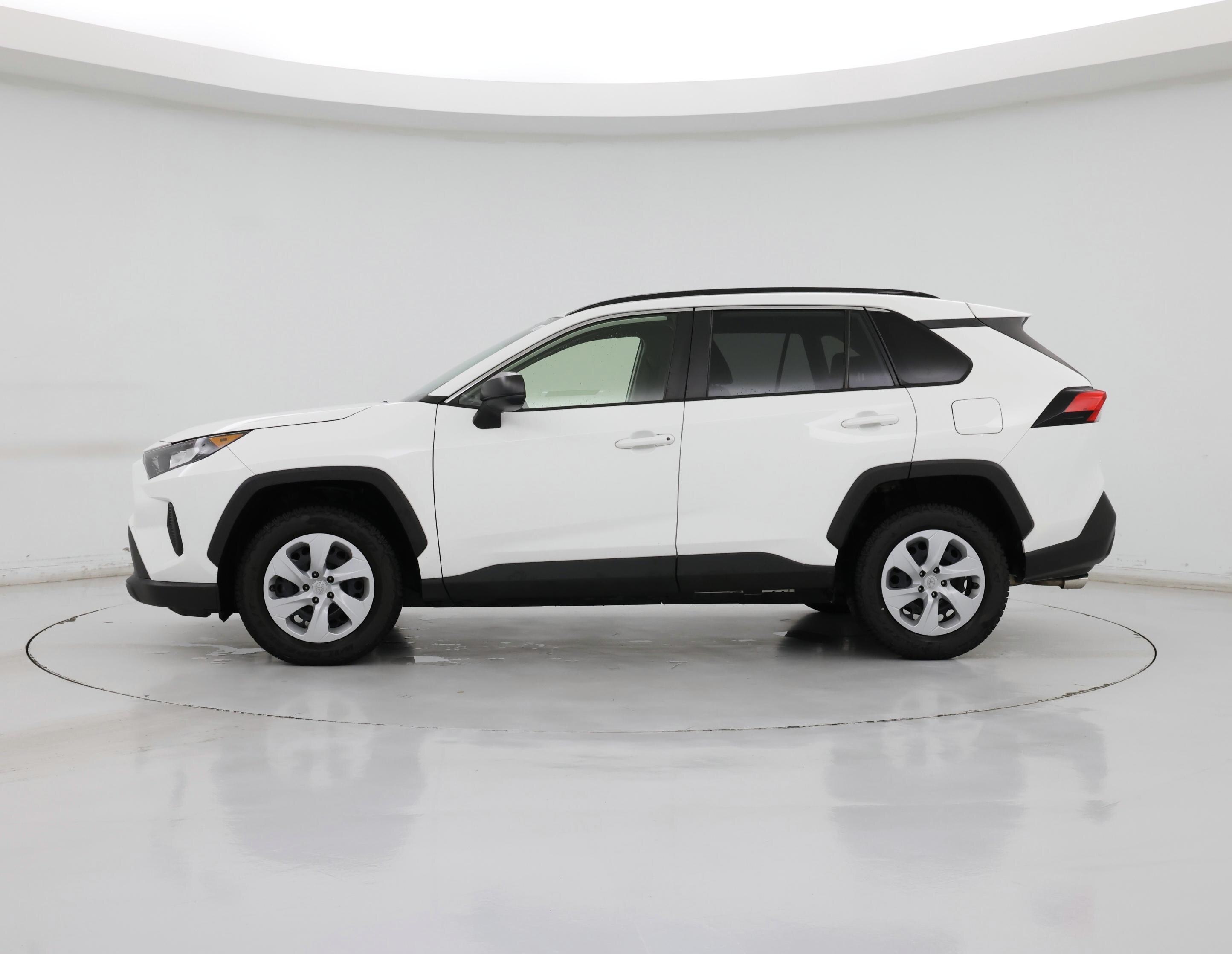 Thumbnail: 2019 Toyota RAV4 - 3