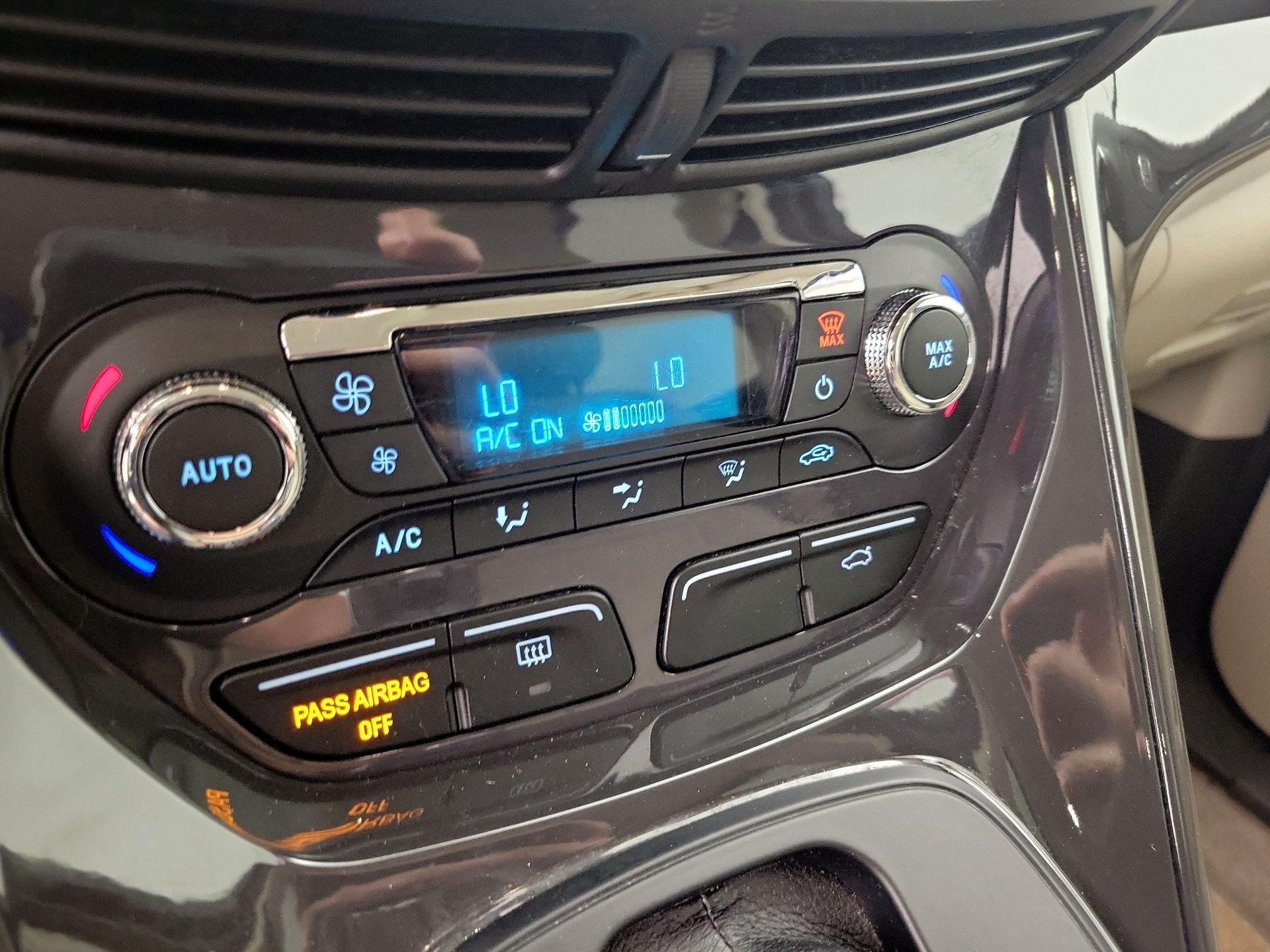 Thumbnail: 2015 Ford Escape - 17