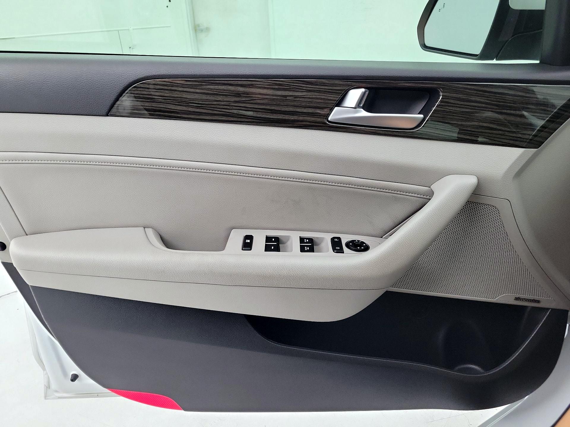 Thumbnail: 2015 Hyundai Sonata - 12