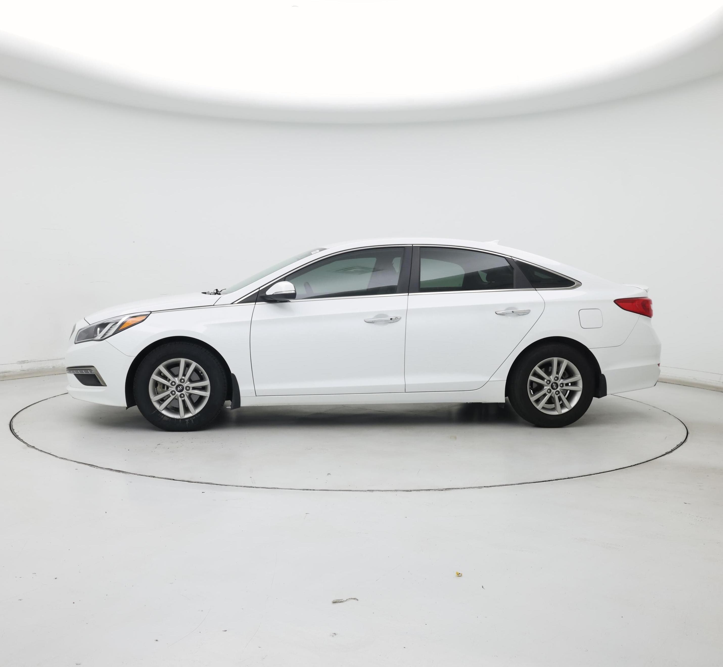 Thumbnail: 2015 Hyundai Sonata - 3