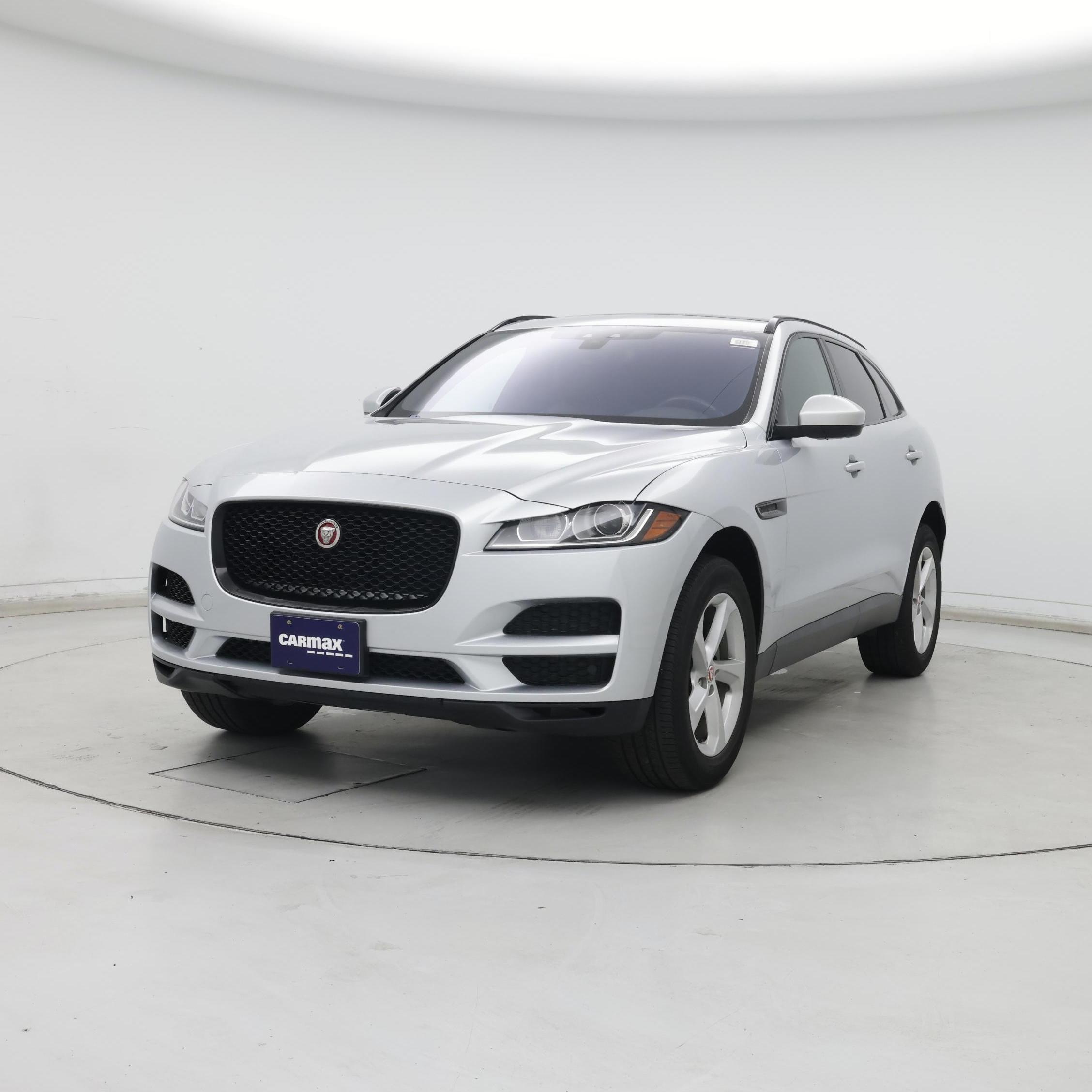 Thumbnail: 2017 Jaguar F-Pace - 4