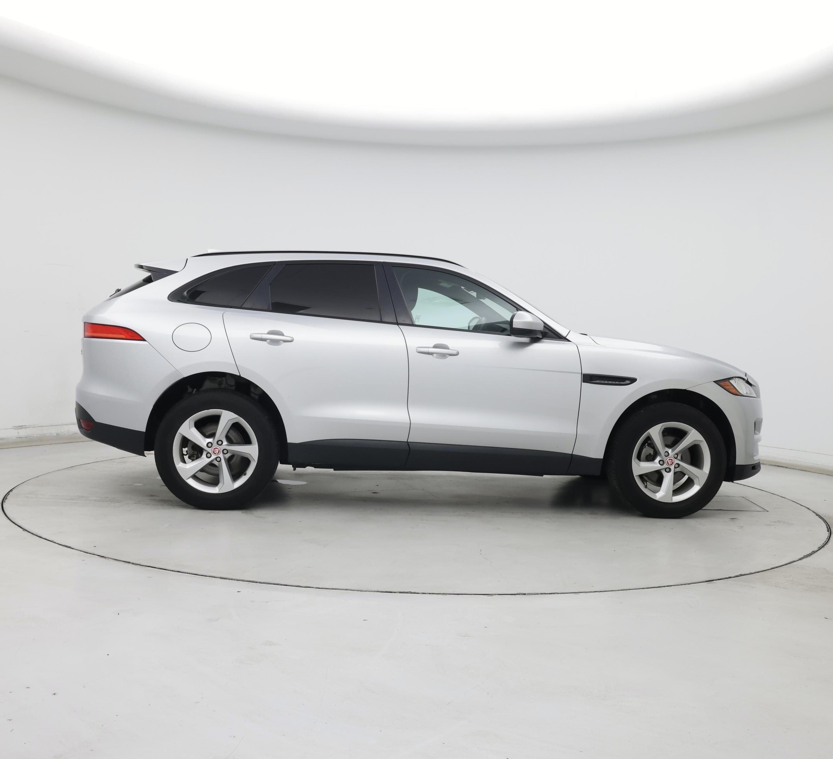 Thumbnail: 2017 Jaguar F-Pace - 7
