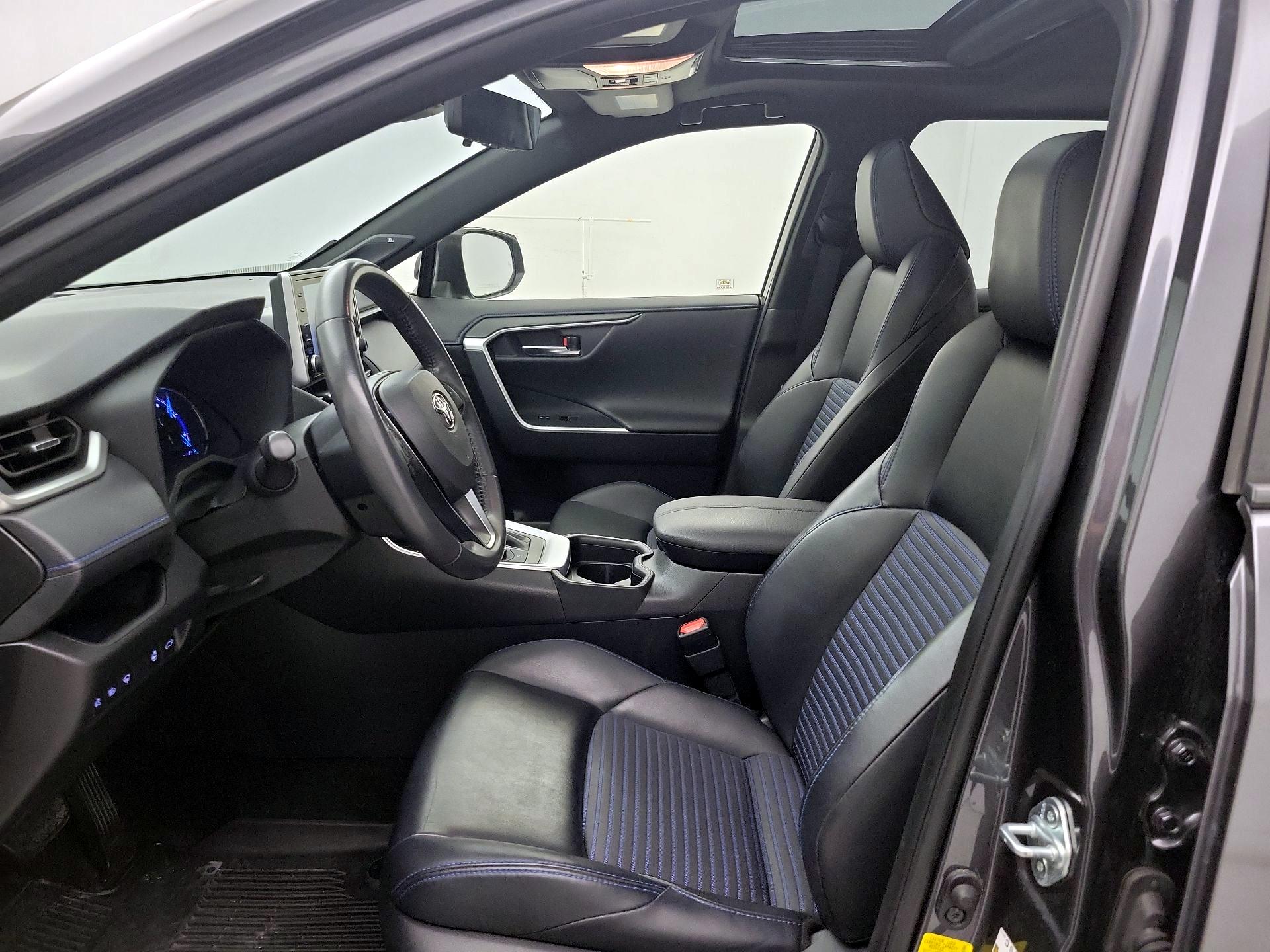 Thumbnail: 2020 Toyota RAV4 - 11