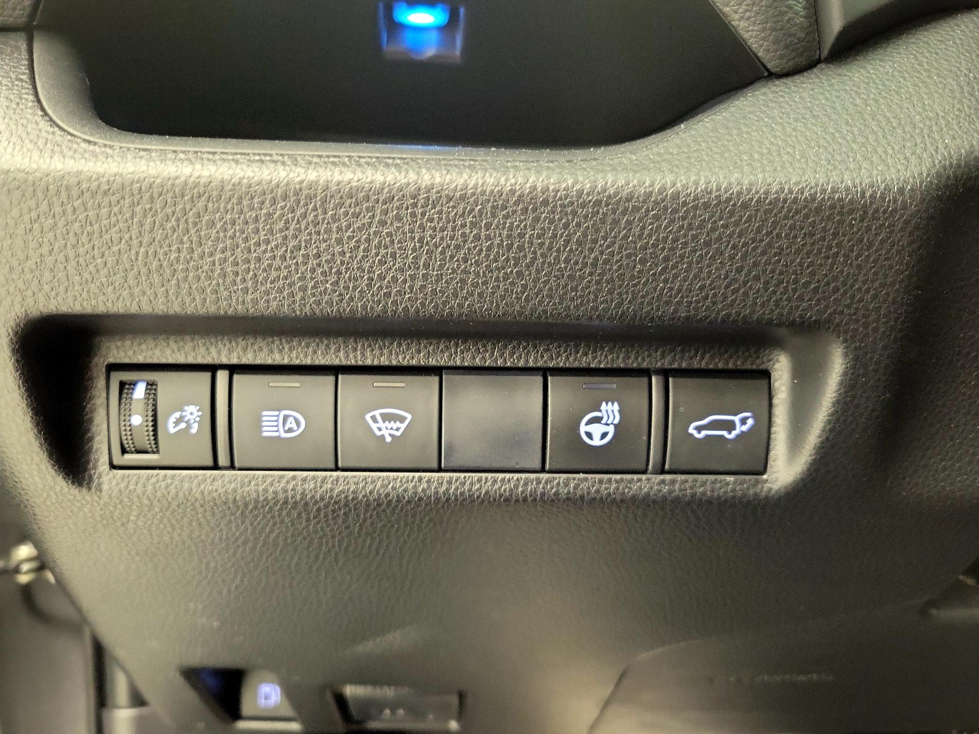 Thumbnail: 2020 Toyota RAV4 - 13